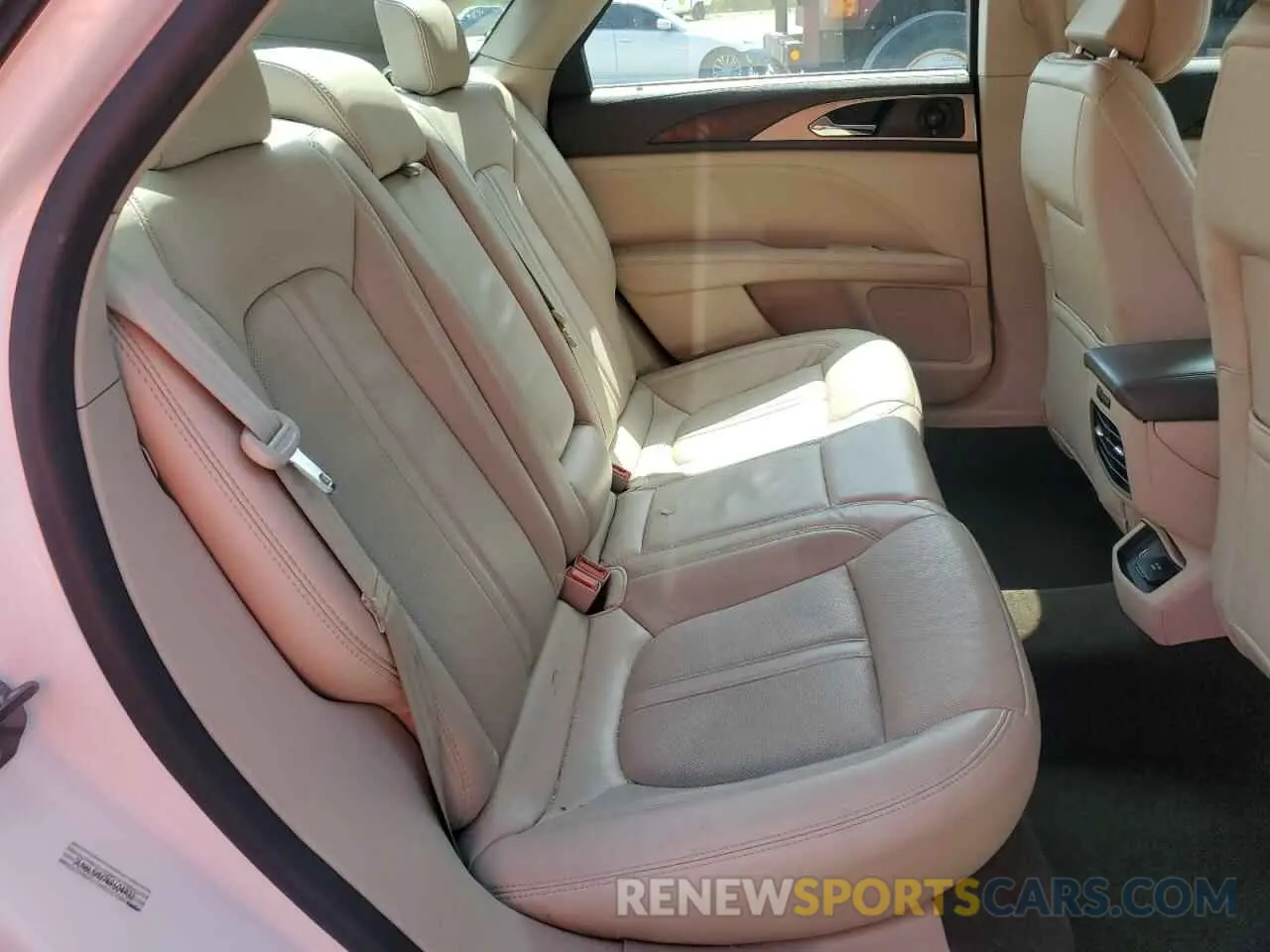 10 Photograph of a damaged car 3LN6L5MU7KR604932 LINCOLN MKZ 2019