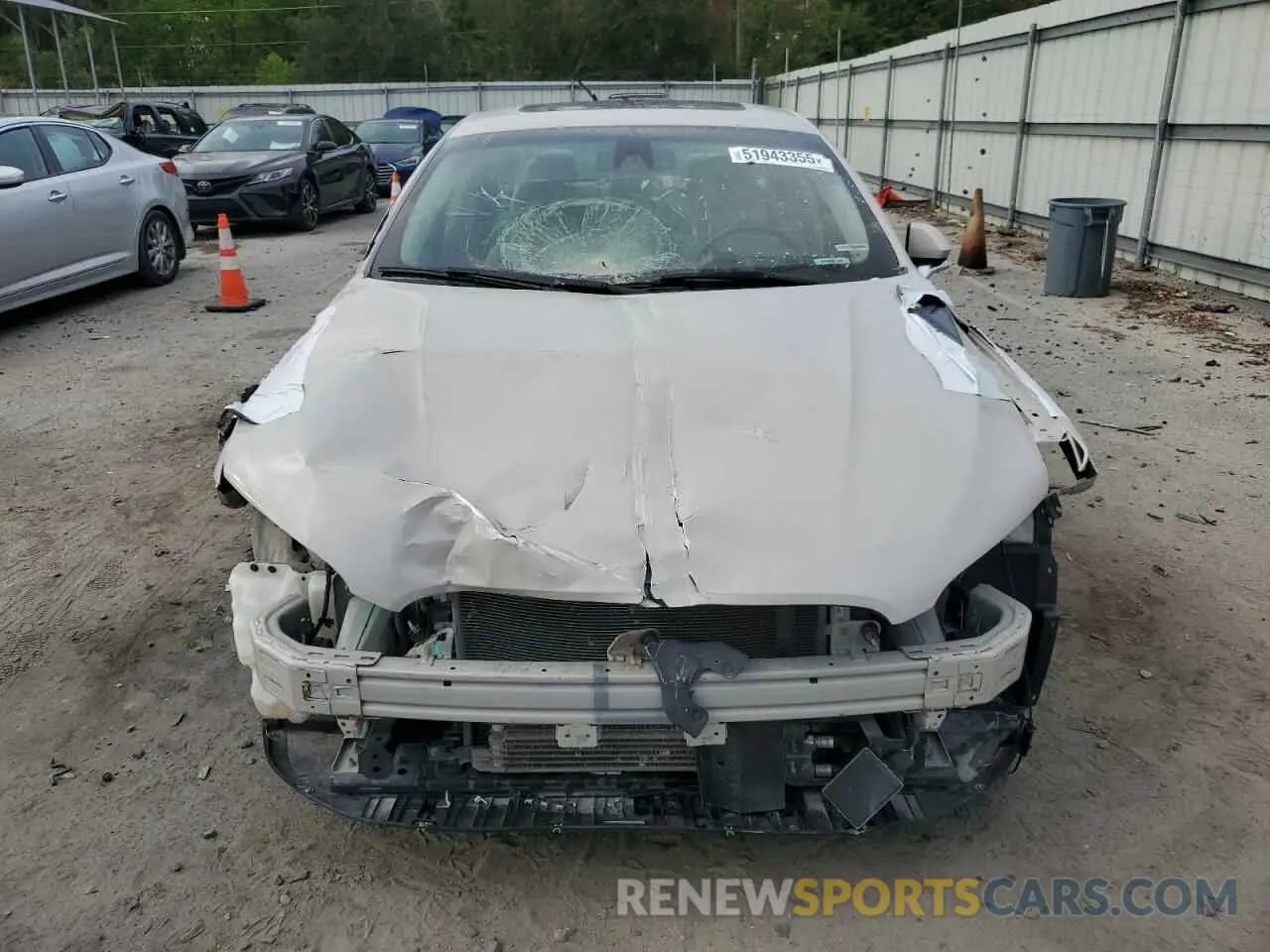 5 Photograph of a damaged car 3LN6L5MU9KR633669 LINCOLN MKZ 2019