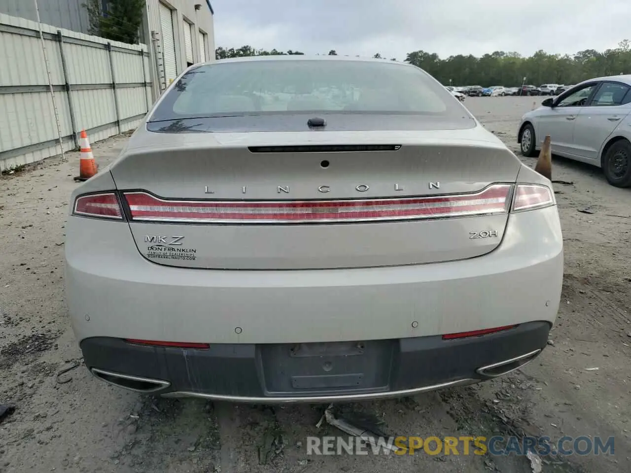 6 Photograph of a damaged car 3LN6L5MU9KR633669 LINCOLN MKZ 2019