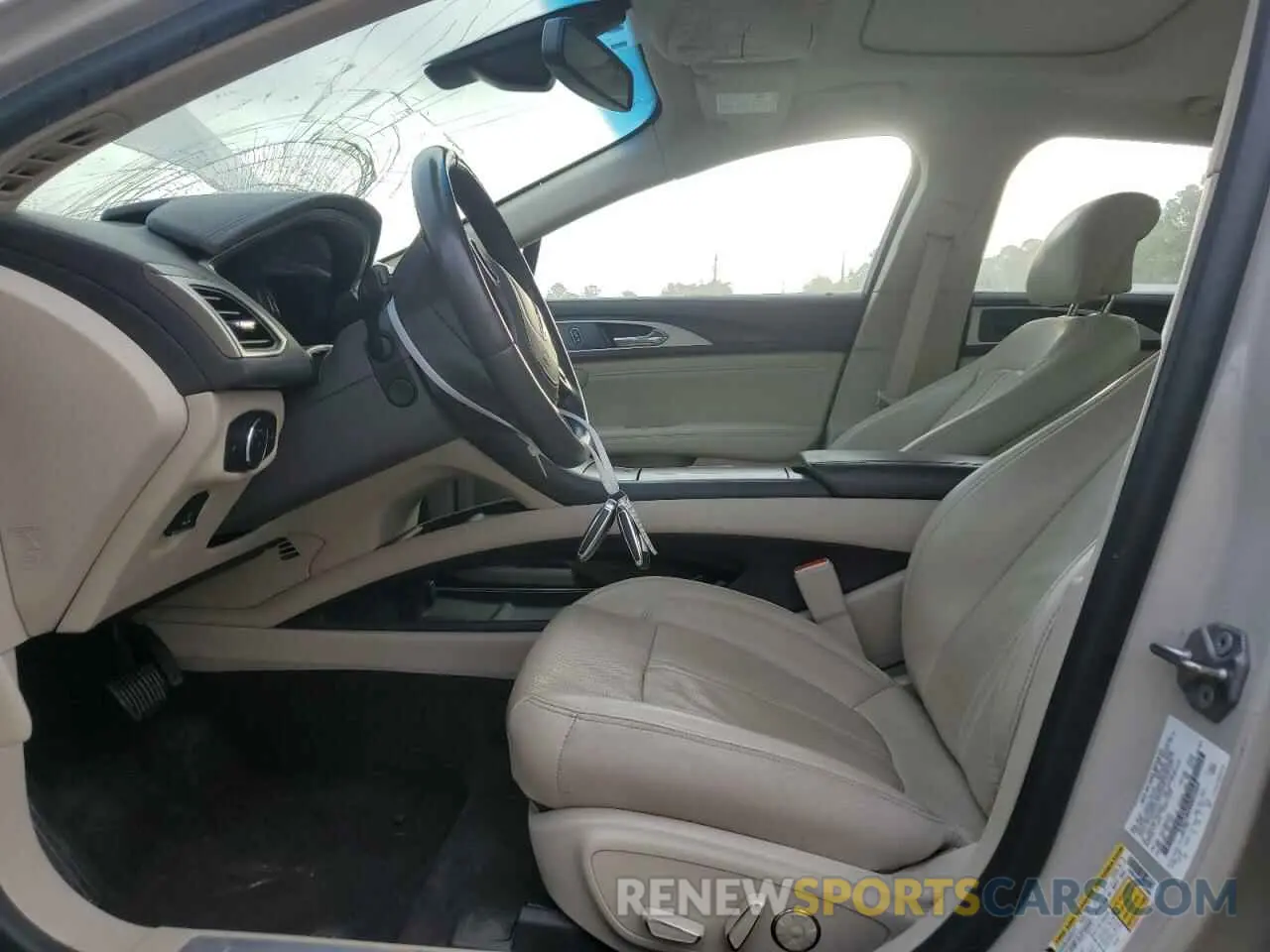 7 Photograph of a damaged car 3LN6L5MU9KR633669 LINCOLN MKZ 2019