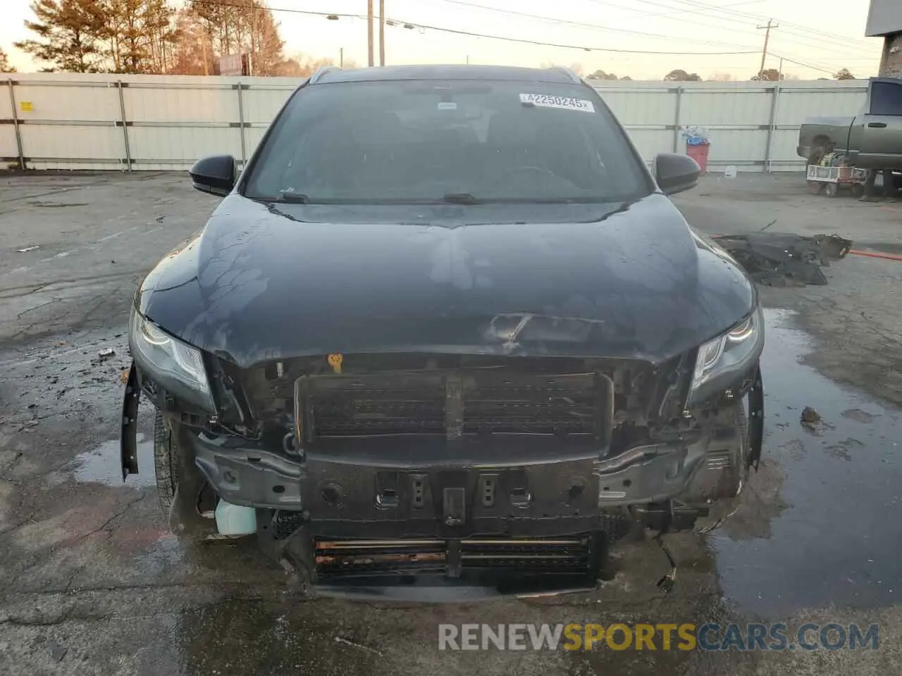 5 Photograph of a damaged car 5LMCJ1C91KUL08079 LINCOLN MKZ 2019