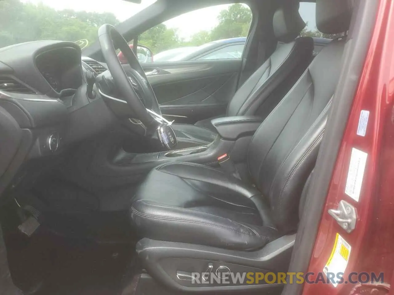 7 Photograph of a damaged car 5LMCJ1C94KUL12918 LINCOLN MKZ 2019