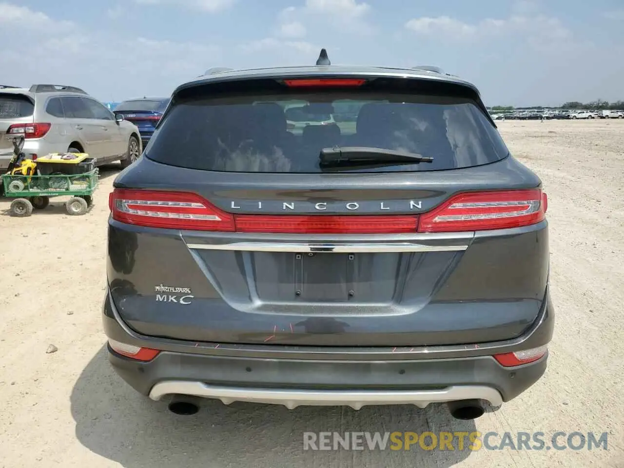 6 Photograph of a damaged car 5LMCJ1C96KUL12564 LINCOLN MKZ 2019