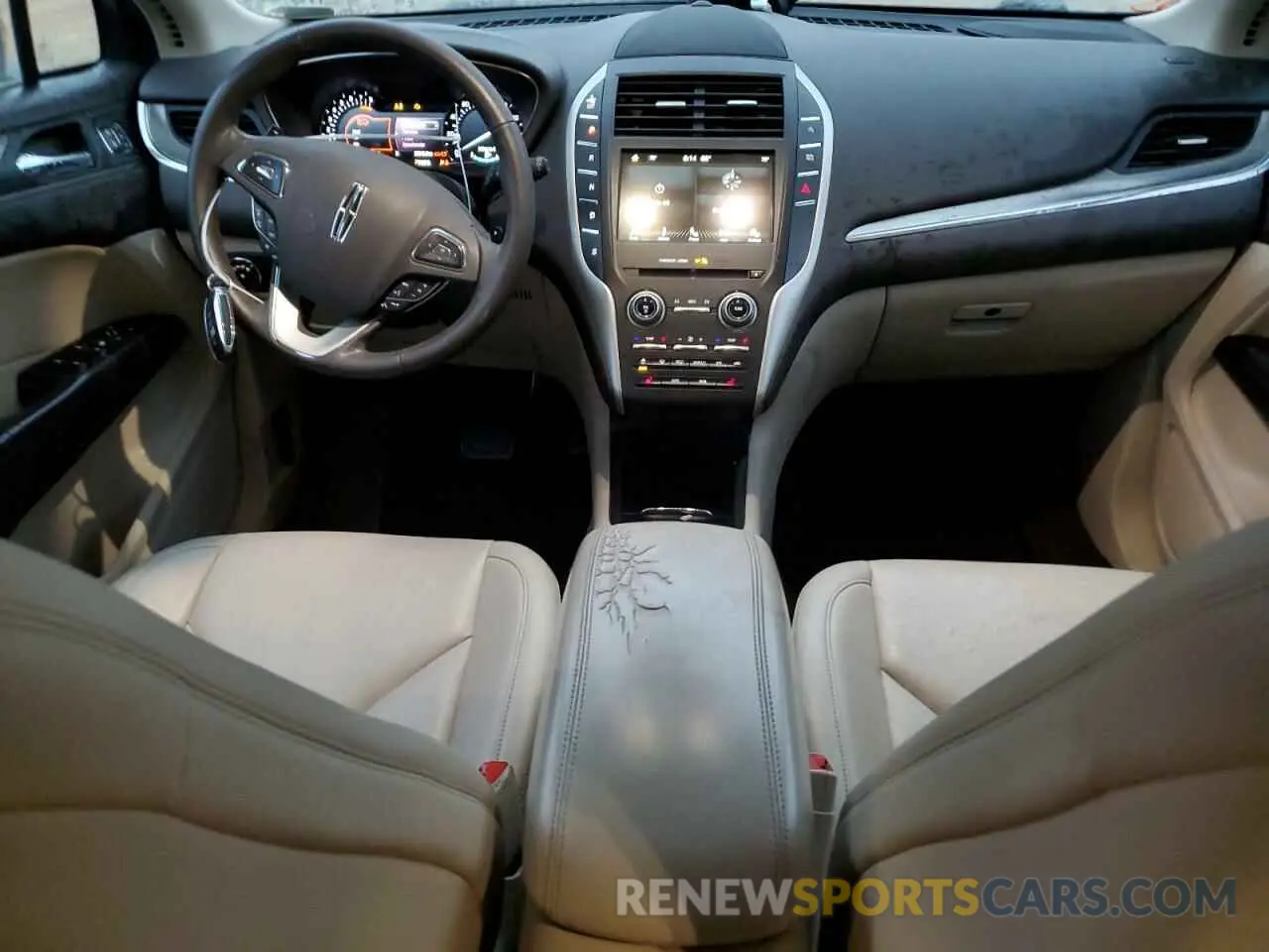 8 Photograph of a damaged car 5LMCJ1C97KUL09981 LINCOLN MKZ 2019