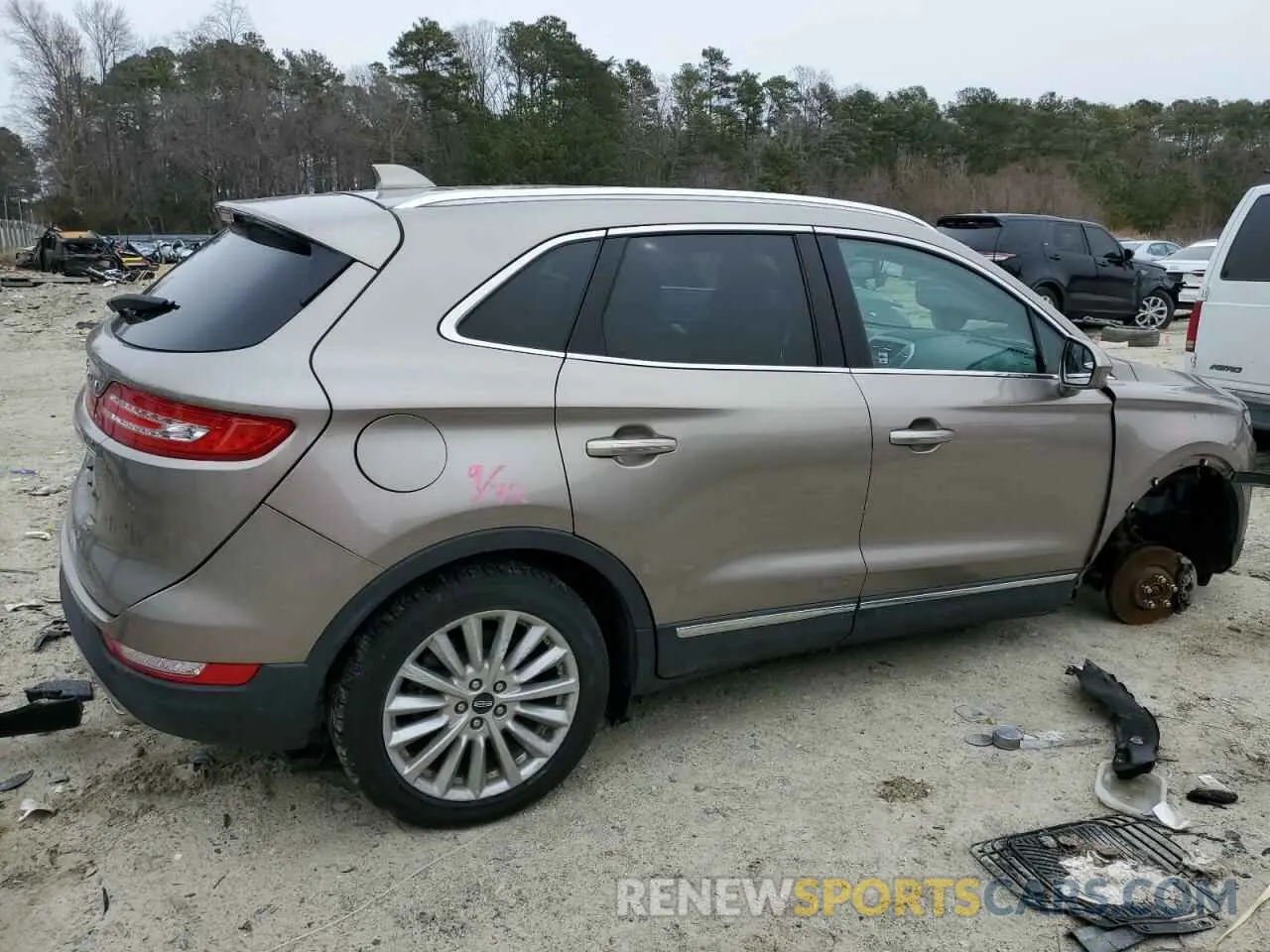 3 Photograph of a damaged car 5LMCJ1C9XKUL26497 LINCOLN MKZ 2019