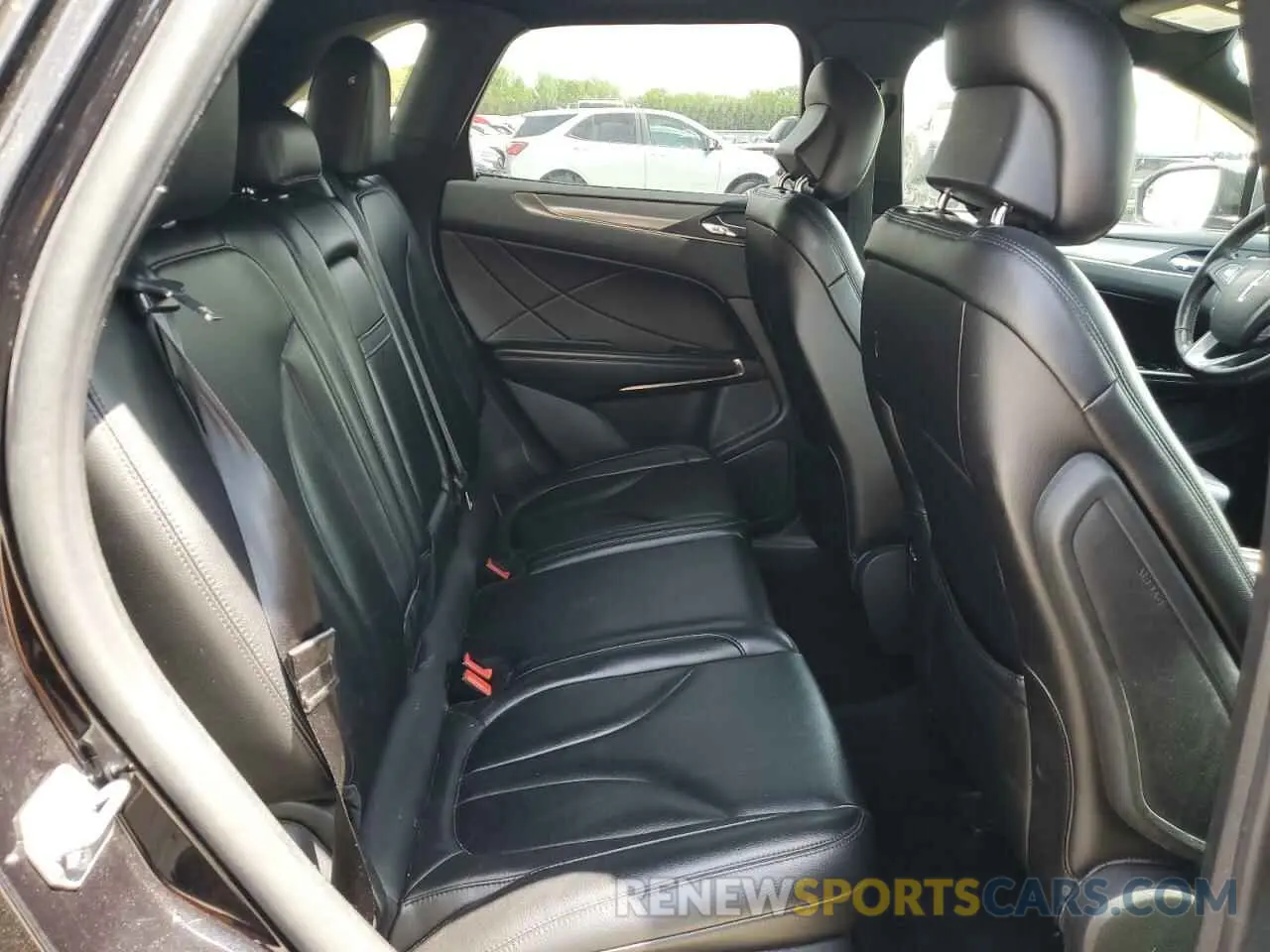 11 Photograph of a damaged car 5LMCJ1D90KUL07441 LINCOLN MKZ 2019