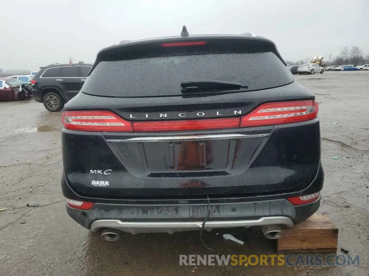 6 Photograph of a damaged car 5LMCJ1D90KUL51827 LINCOLN MKZ 2019