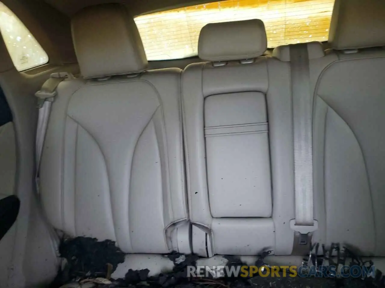 10 Photograph of a damaged car 5LMCJ1D92KUL01379 LINCOLN MKZ 2019