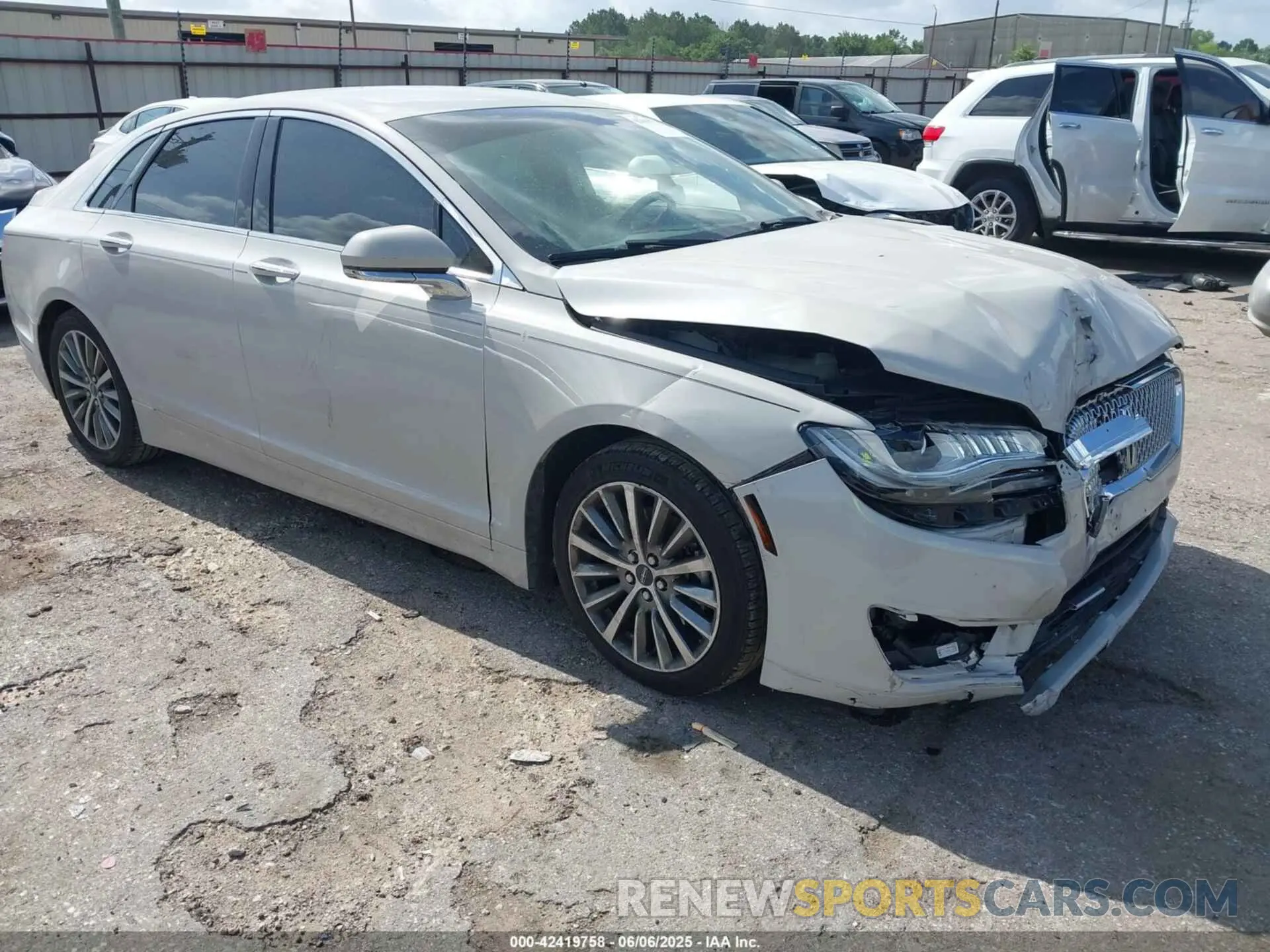 1 Photograph of a damaged car 3LN6L5A90LR622917 LINCOLN MKZ 2020