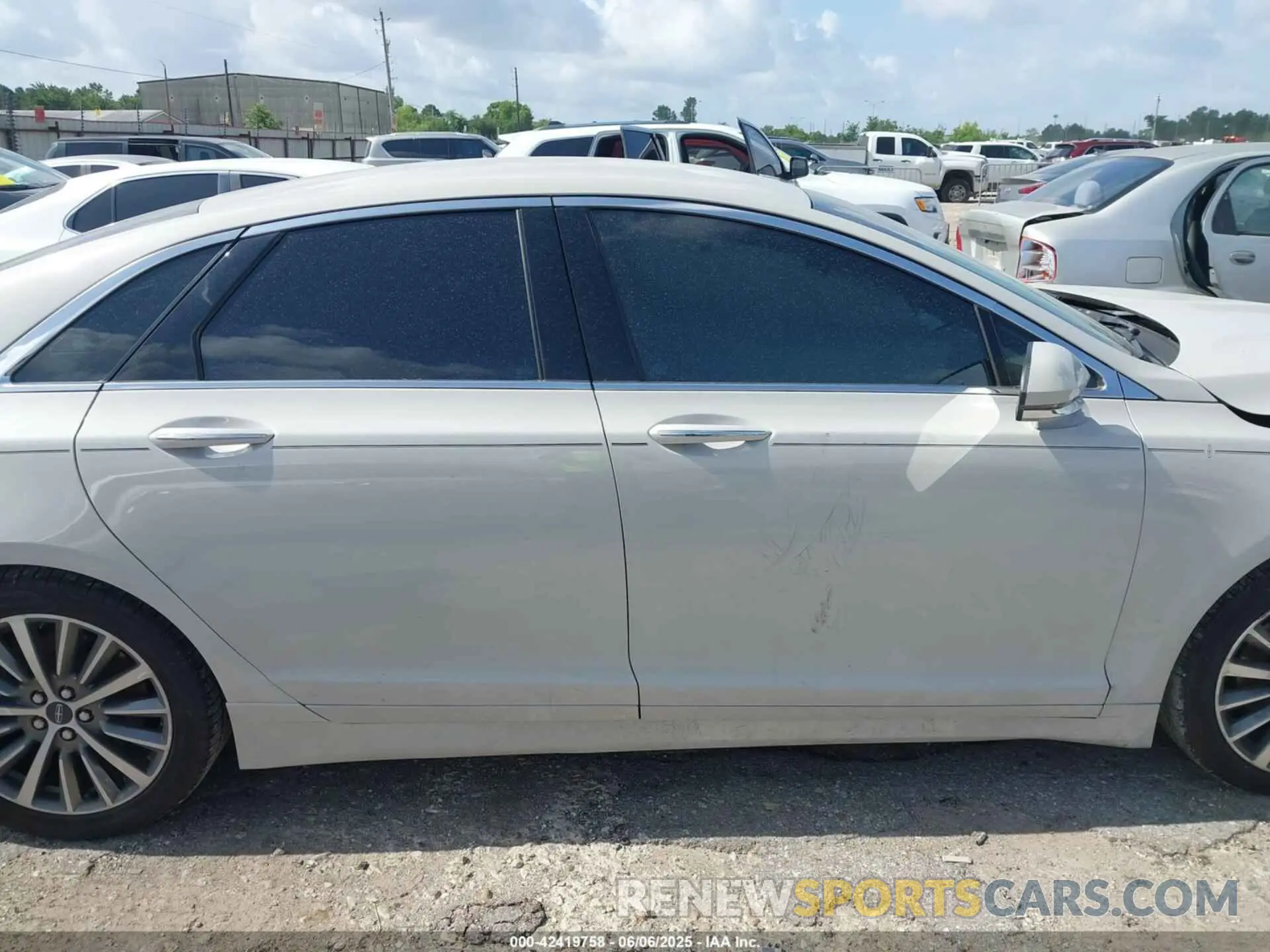 13 Photograph of a damaged car 3LN6L5A90LR622917 LINCOLN MKZ 2020