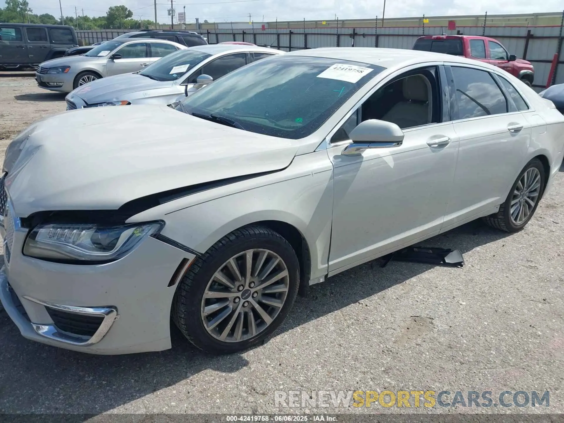 2 Photograph of a damaged car 3LN6L5A90LR622917 LINCOLN MKZ 2020