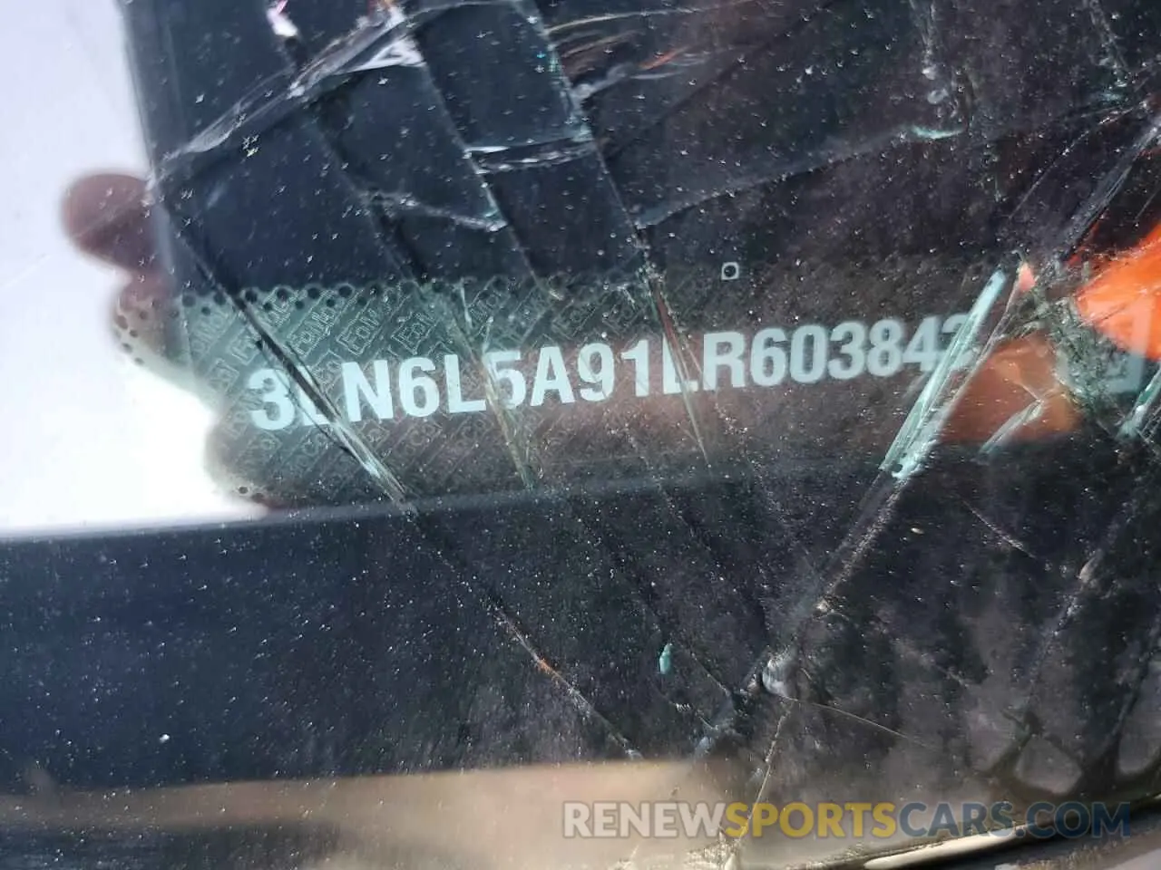 12 Photograph of a damaged car 3LN6L5A91LR603843 LINCOLN MKZ 2020