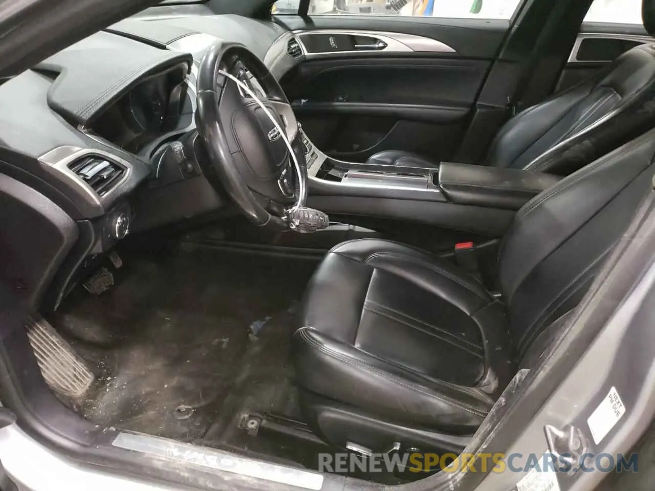 7 Photograph of a damaged car 3LN6L5A94LR603903 LINCOLN MKZ 2020