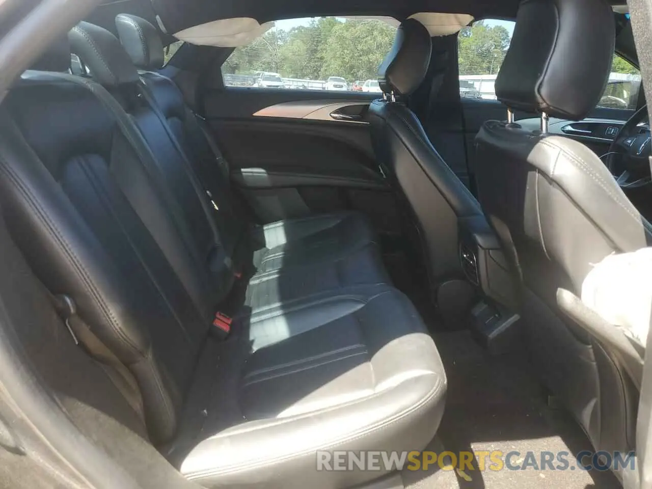 10 Photograph of a damaged car 3LN6L5A96LR608844 LINCOLN MKZ 2020