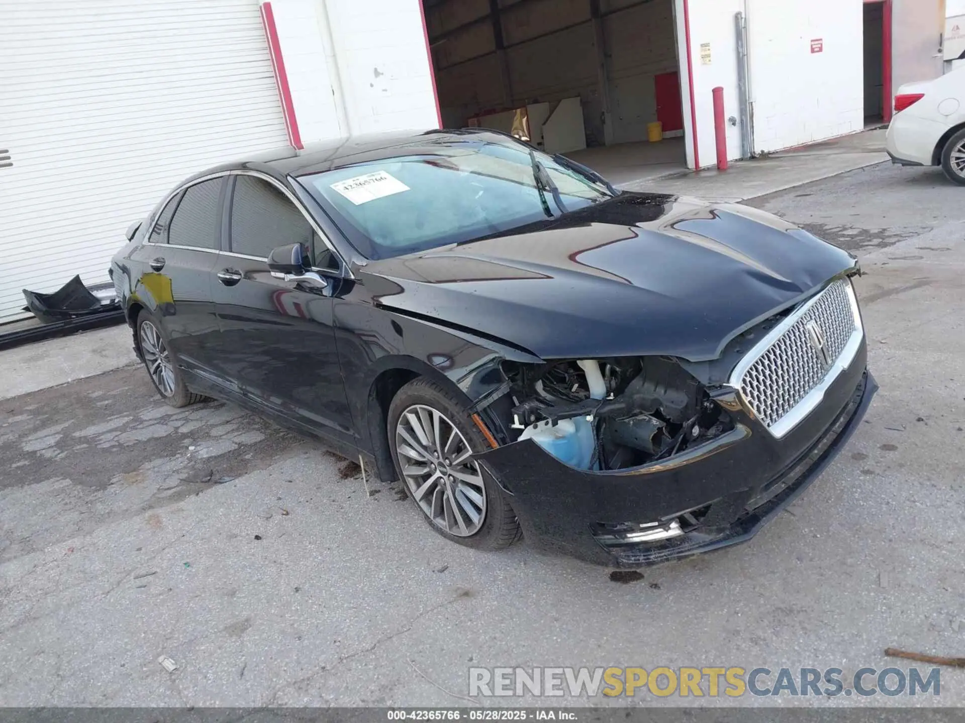 1 Photograph of a damaged car 3LN6L5A98LR605699 LINCOLN MKZ 2020