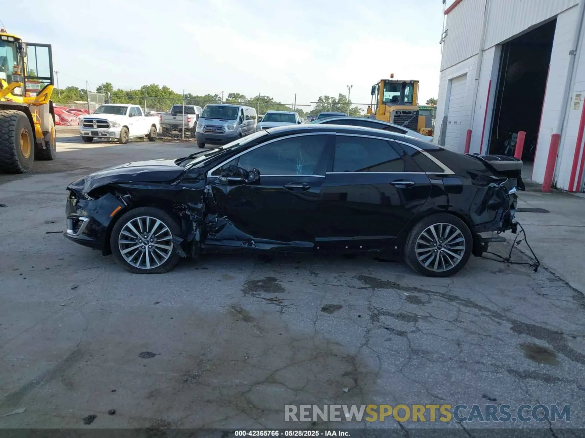 15 Photograph of a damaged car 3LN6L5A98LR605699 LINCOLN MKZ 2020