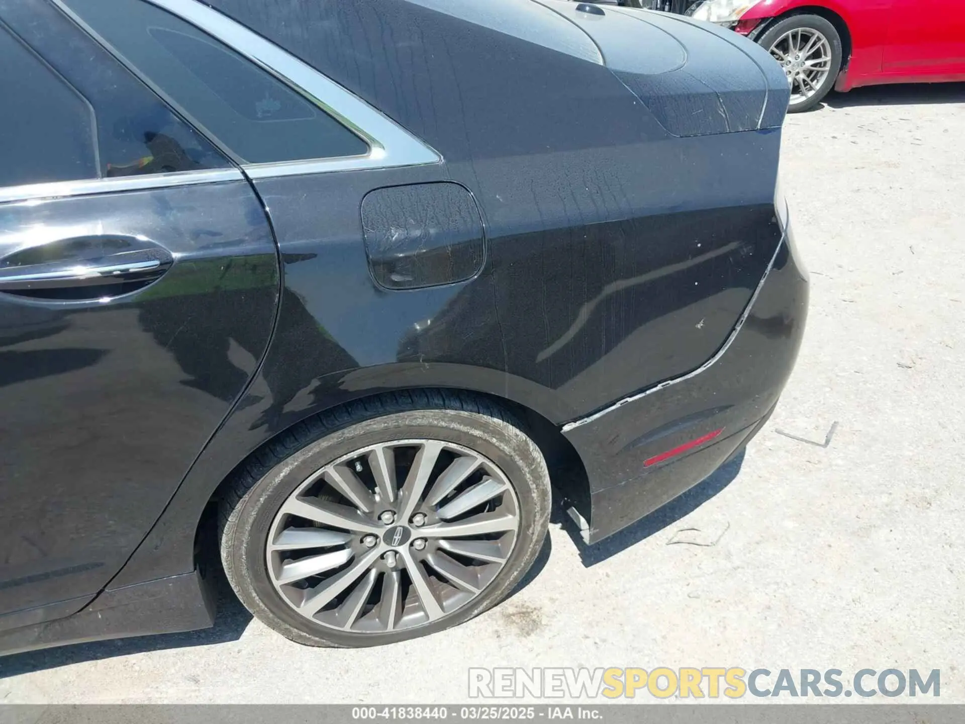 17 Photograph of a damaged car 3LN6L5A99LR611513 LINCOLN MKZ 2020