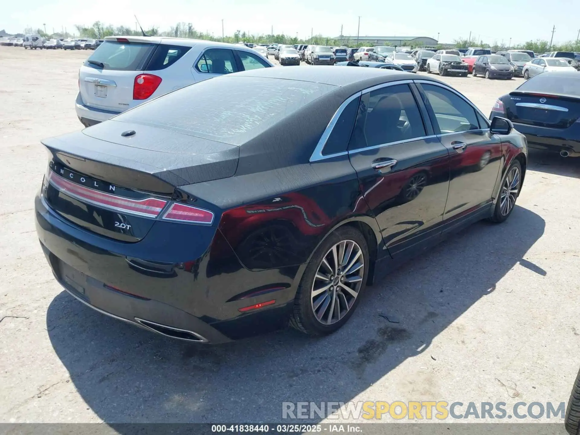 4 Photograph of a damaged car 3LN6L5A99LR611513 LINCOLN MKZ 2020