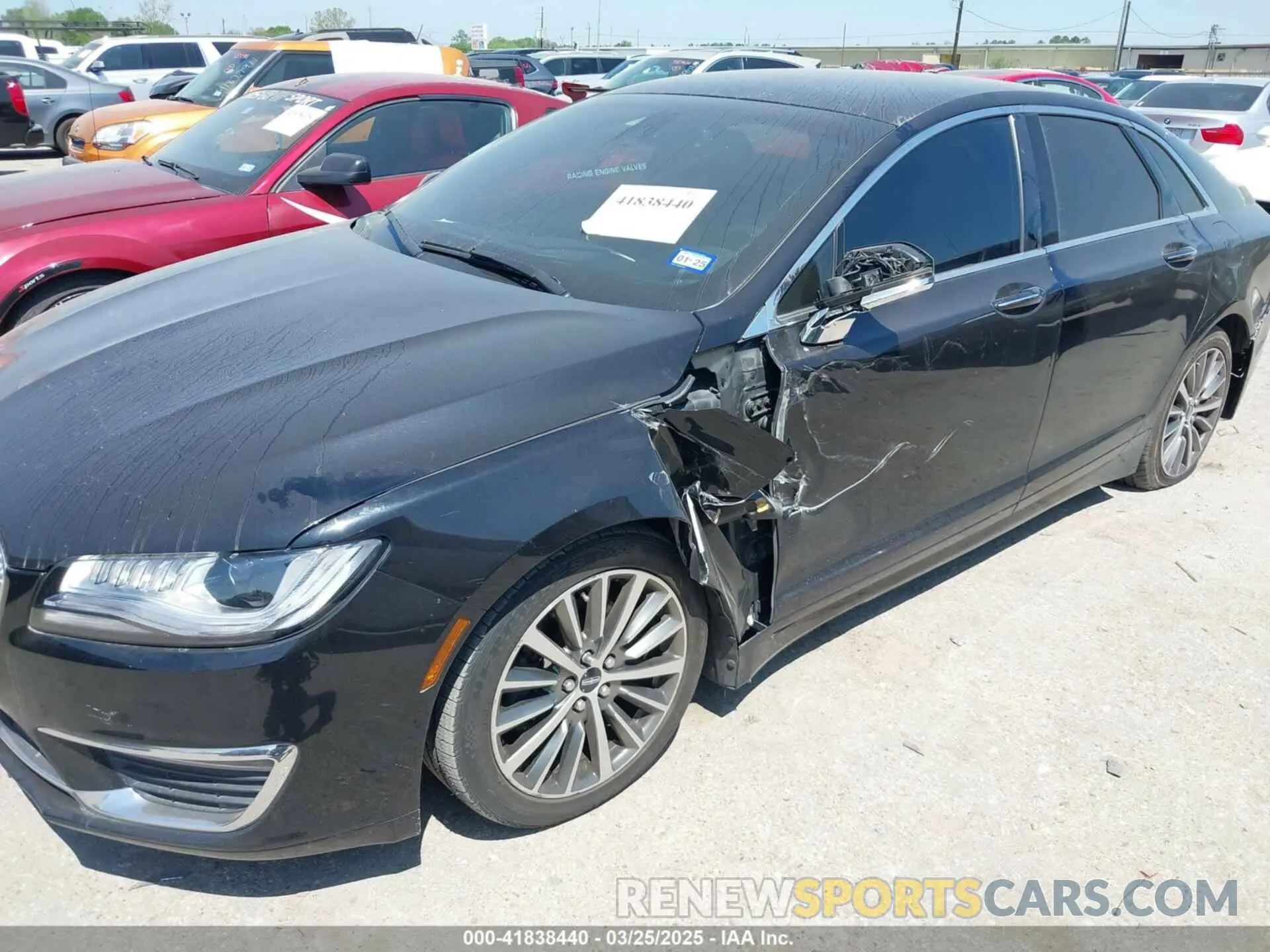 6 Photograph of a damaged car 3LN6L5A99LR611513 LINCOLN MKZ 2020