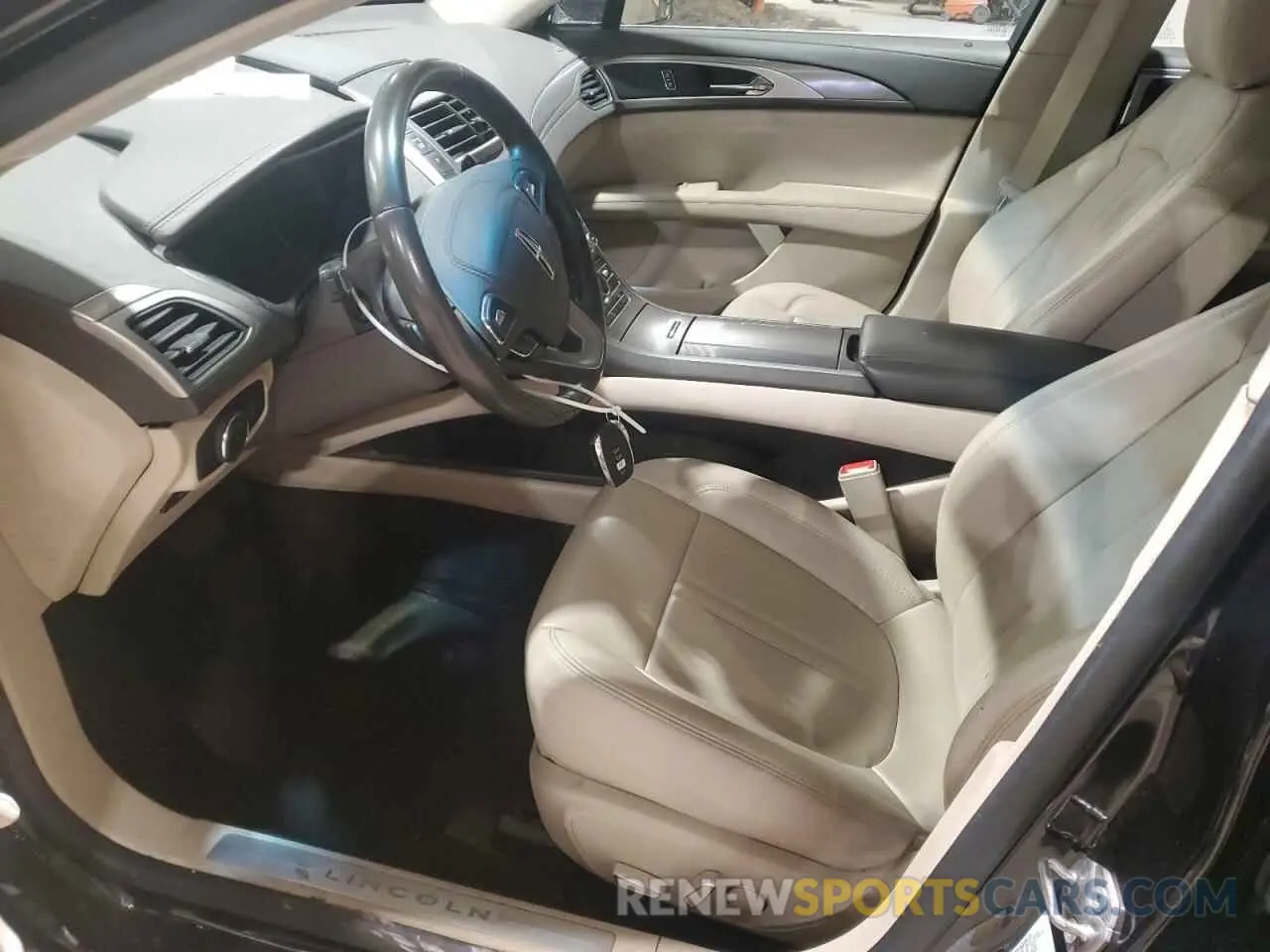 7 Photograph of a damaged car 3LN6L5B93LR622764 LINCOLN MKZ 2020
