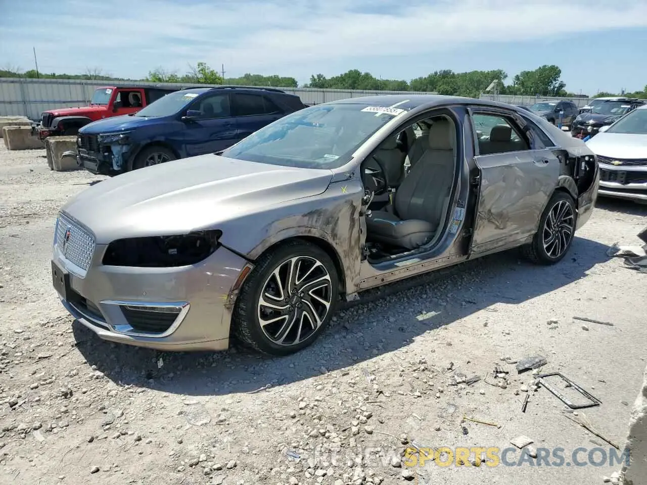 1 Photograph of a damaged car 3LN6L5E93LR614529 LINCOLN MKZ 2020