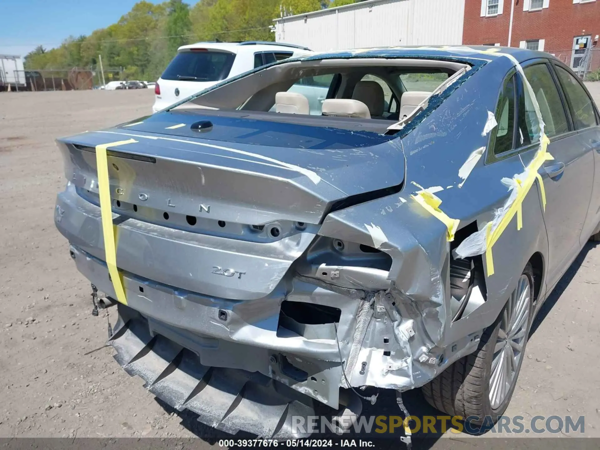 6 Photograph of a damaged car 3LN6L5E95LR602382 LINCOLN MKZ 2020