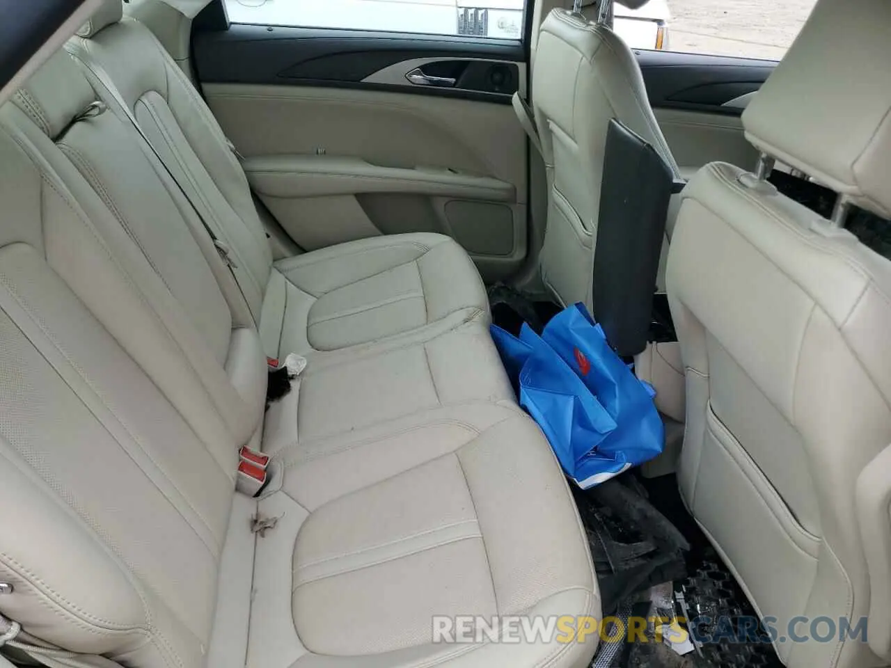 10 Photograph of a damaged car 3LN6L5F95LR609041 LINCOLN MKZ 2020