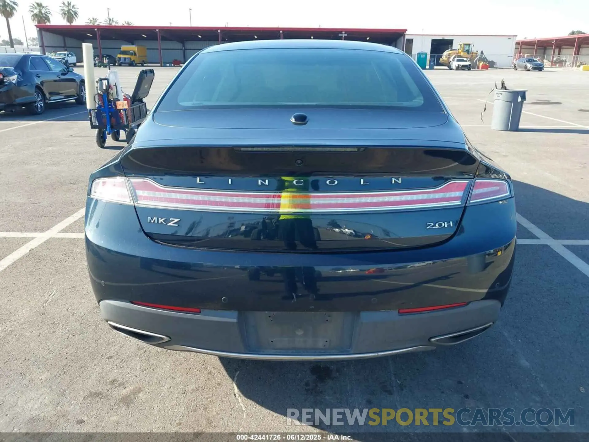 16 Photograph of a damaged car 3LN6L5LU1LR603584 LINCOLN MKZ 2020