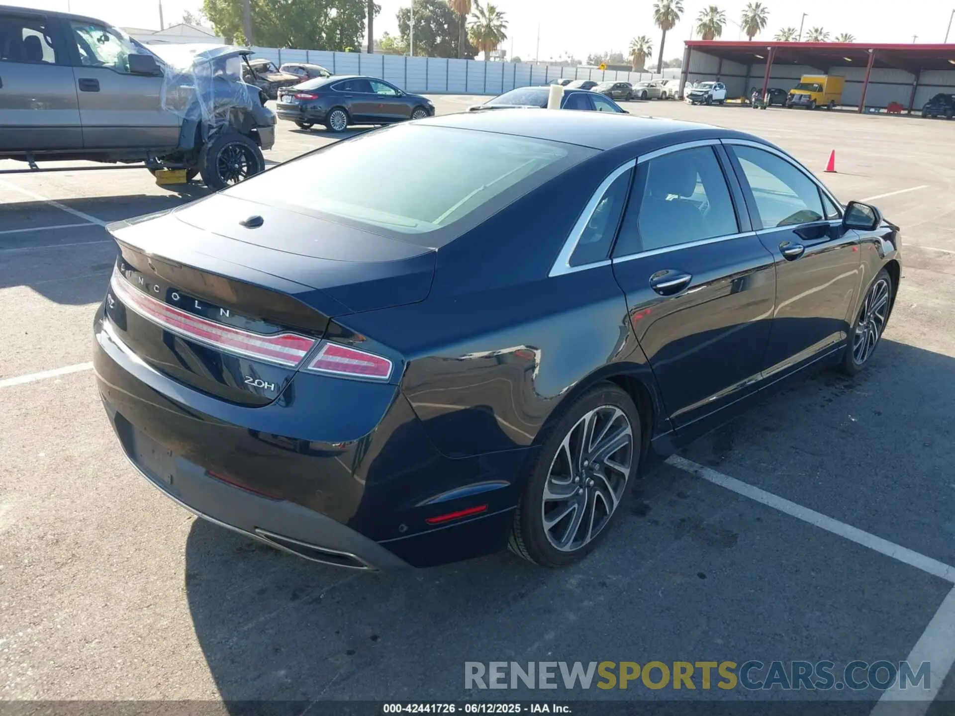 4 Photograph of a damaged car 3LN6L5LU1LR603584 LINCOLN MKZ 2020