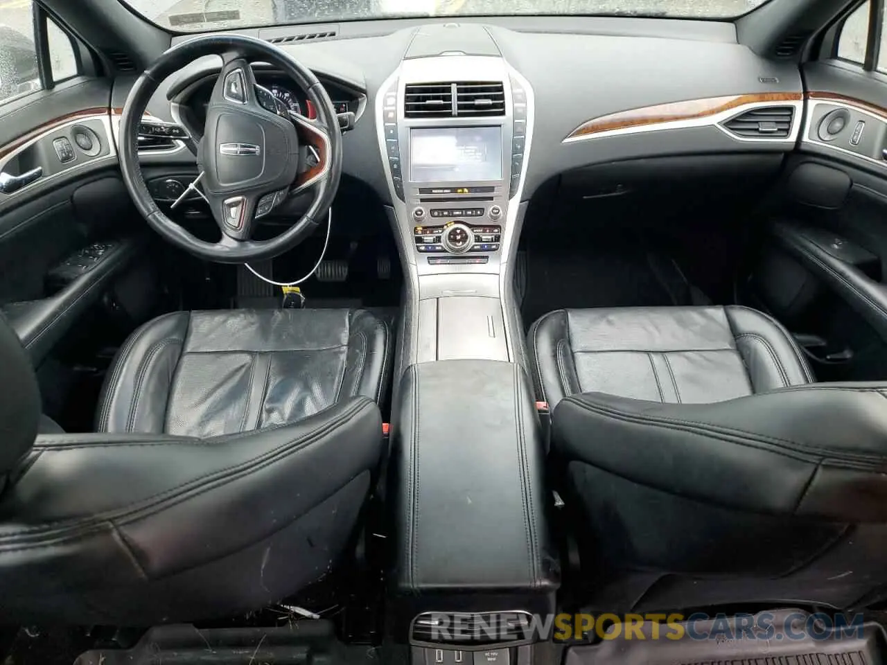 8 Photograph of a damaged car 3LN6L5LU3LR611539 LINCOLN MKZ 2020