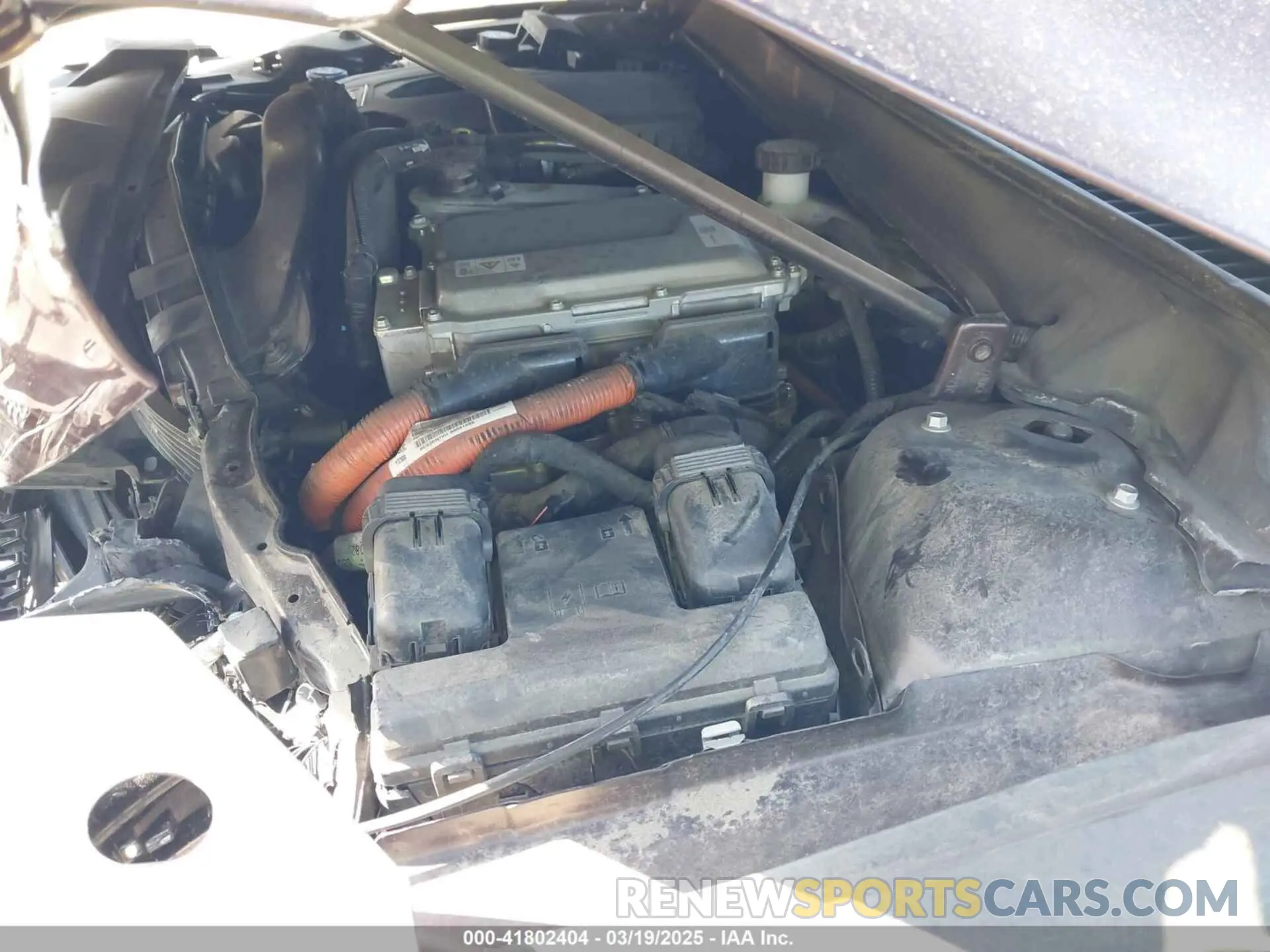 18 Photograph of a damaged car 3LN6L5LU4KR621656 LINCOLN MKZ HYBRID 2019