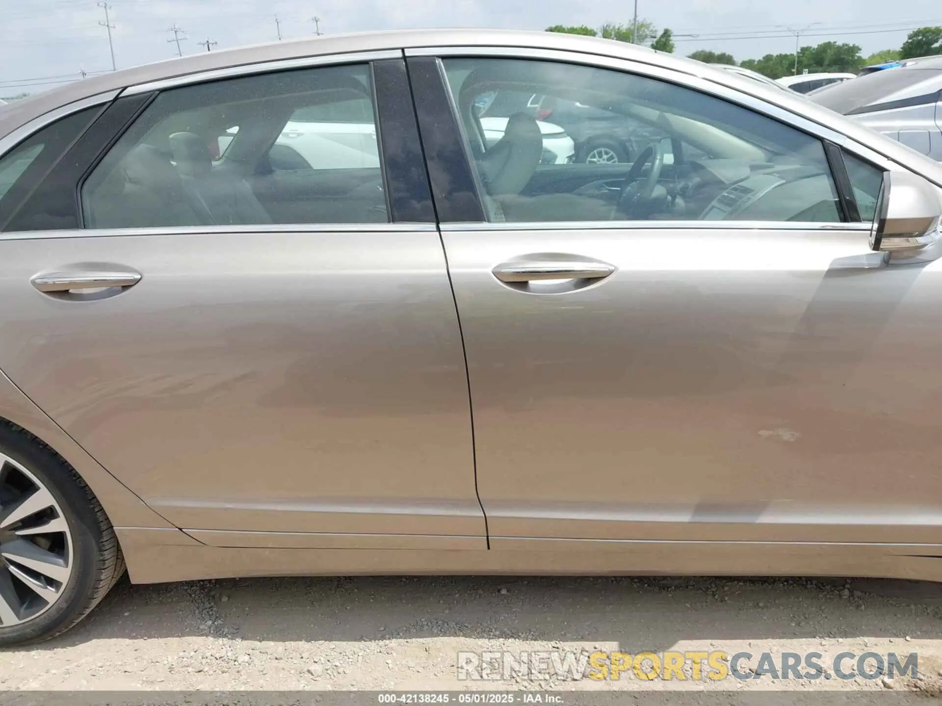 14 Photograph of a damaged car 3LN6L5MU3KR607827 LINCOLN MKZ HYBRID 2019