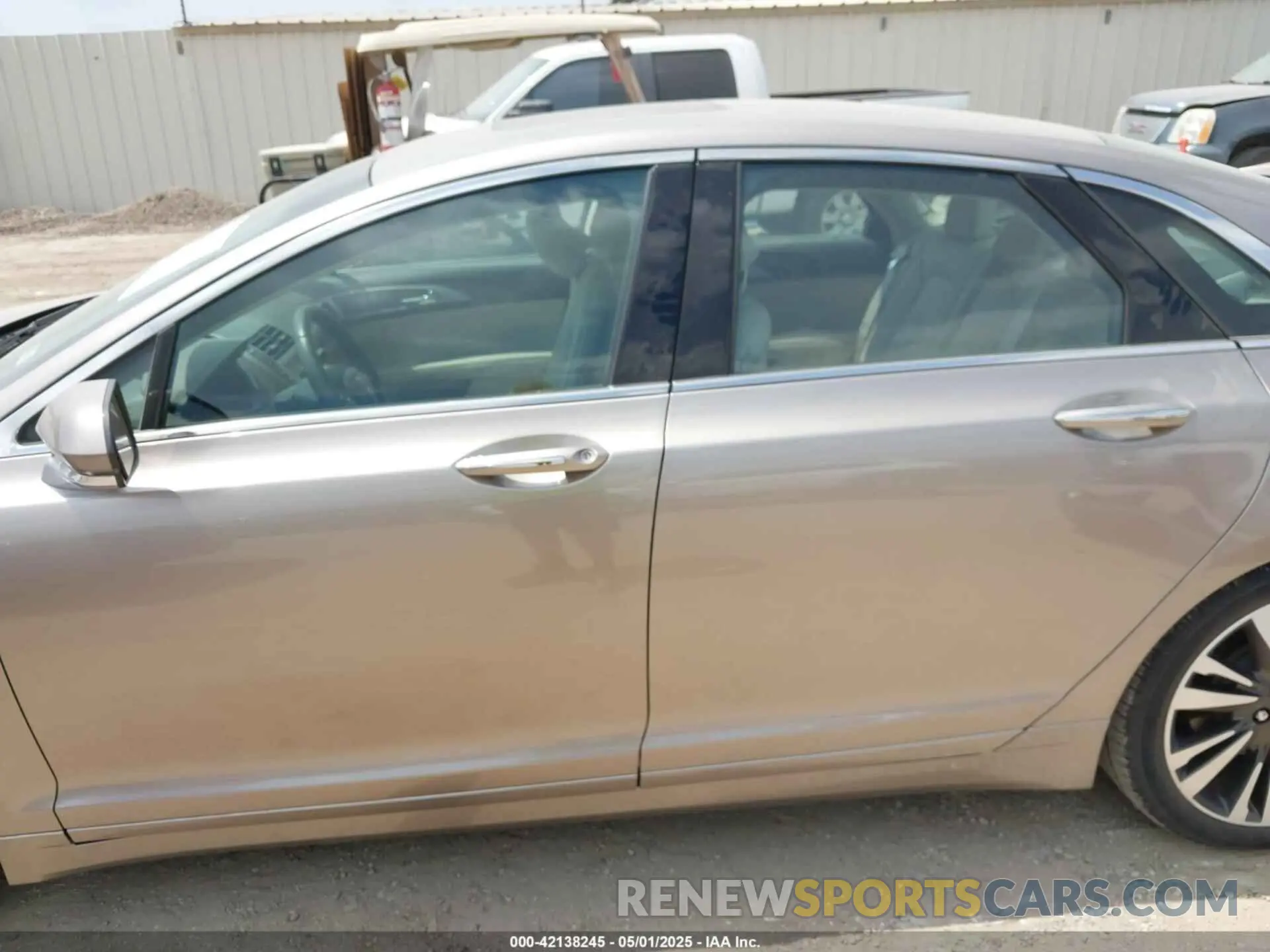 15 Photograph of a damaged car 3LN6L5MU3KR607827 LINCOLN MKZ HYBRID 2019