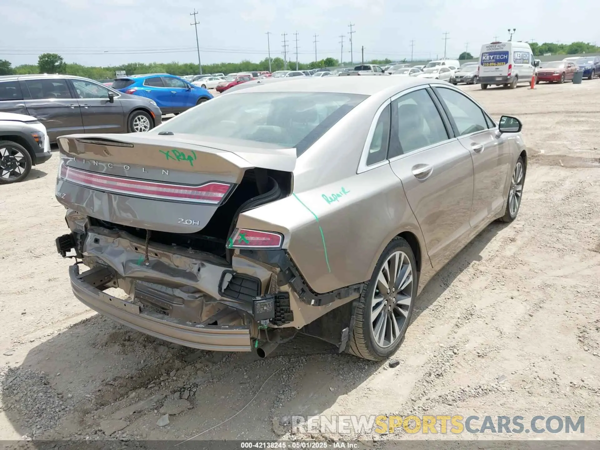 4 Photograph of a damaged car 3LN6L5MU3KR607827 LINCOLN MKZ HYBRID 2019