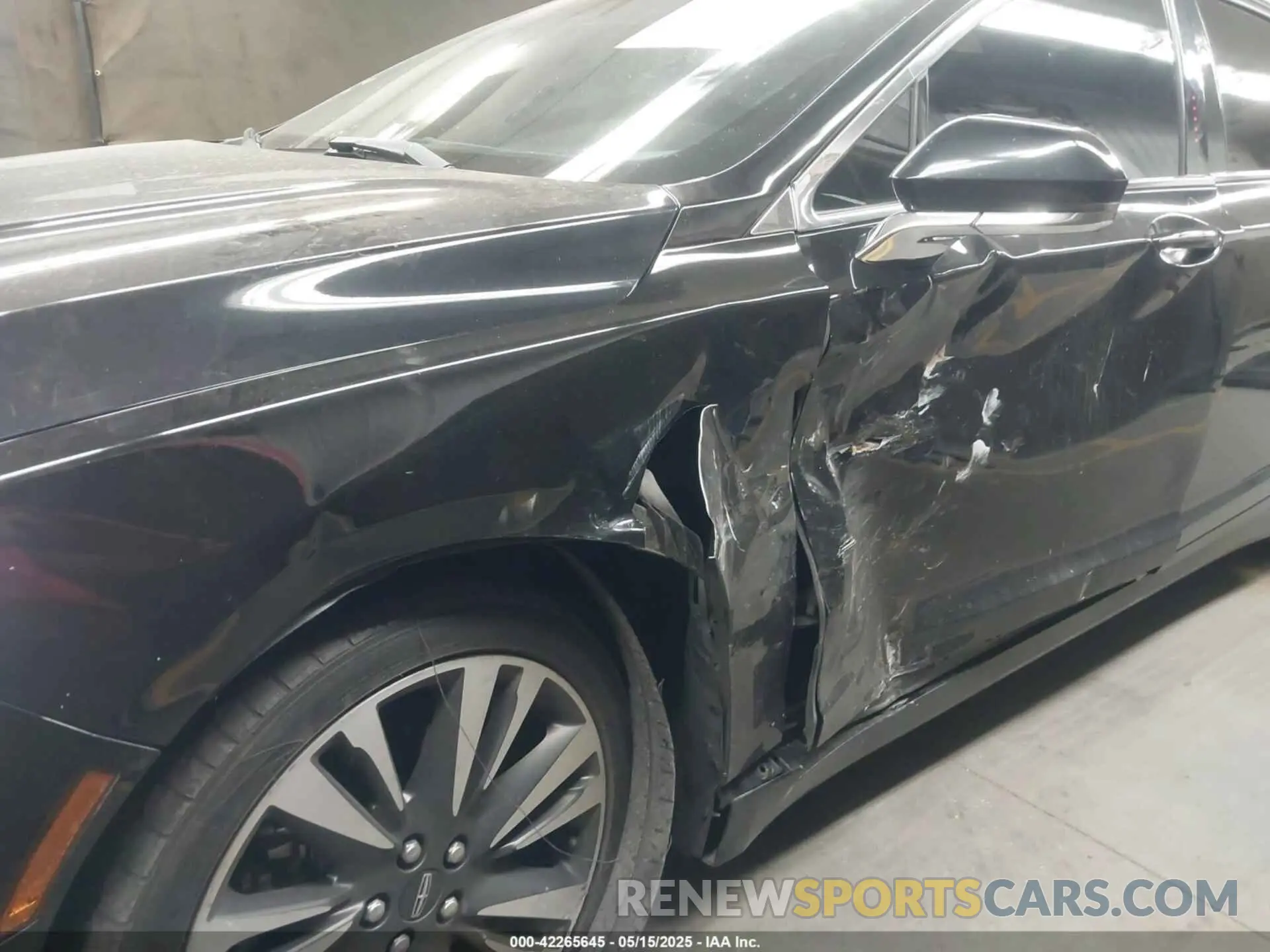 6 Photograph of a damaged car 3LN6L5MU3KR618696 LINCOLN MKZ HYBRID 2019