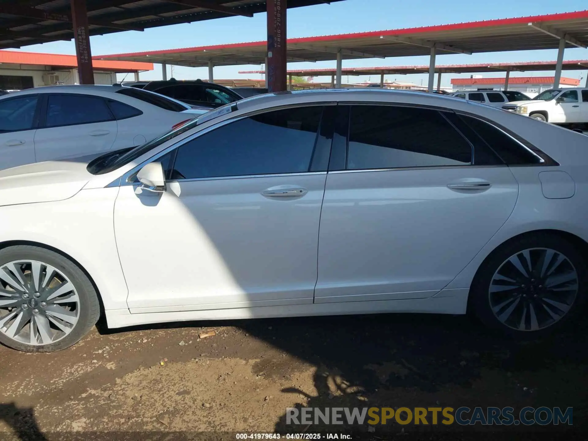 14 Photograph of a damaged car 3LN6L5MU8KR608469 LINCOLN MKZ HYBRID 2019