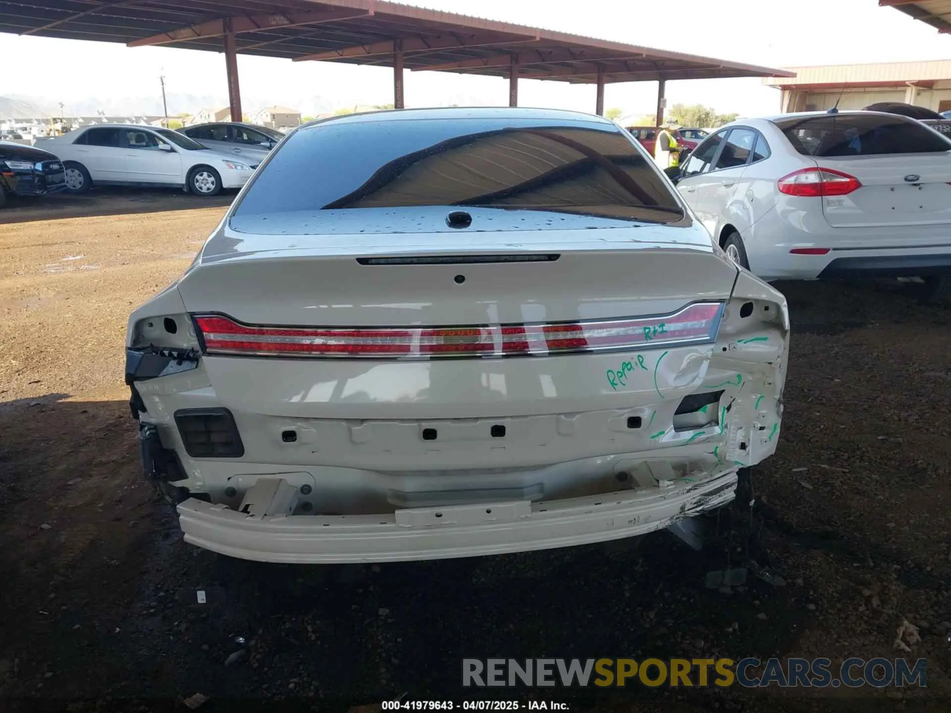 16 Photograph of a damaged car 3LN6L5MU8KR608469 LINCOLN MKZ HYBRID 2019