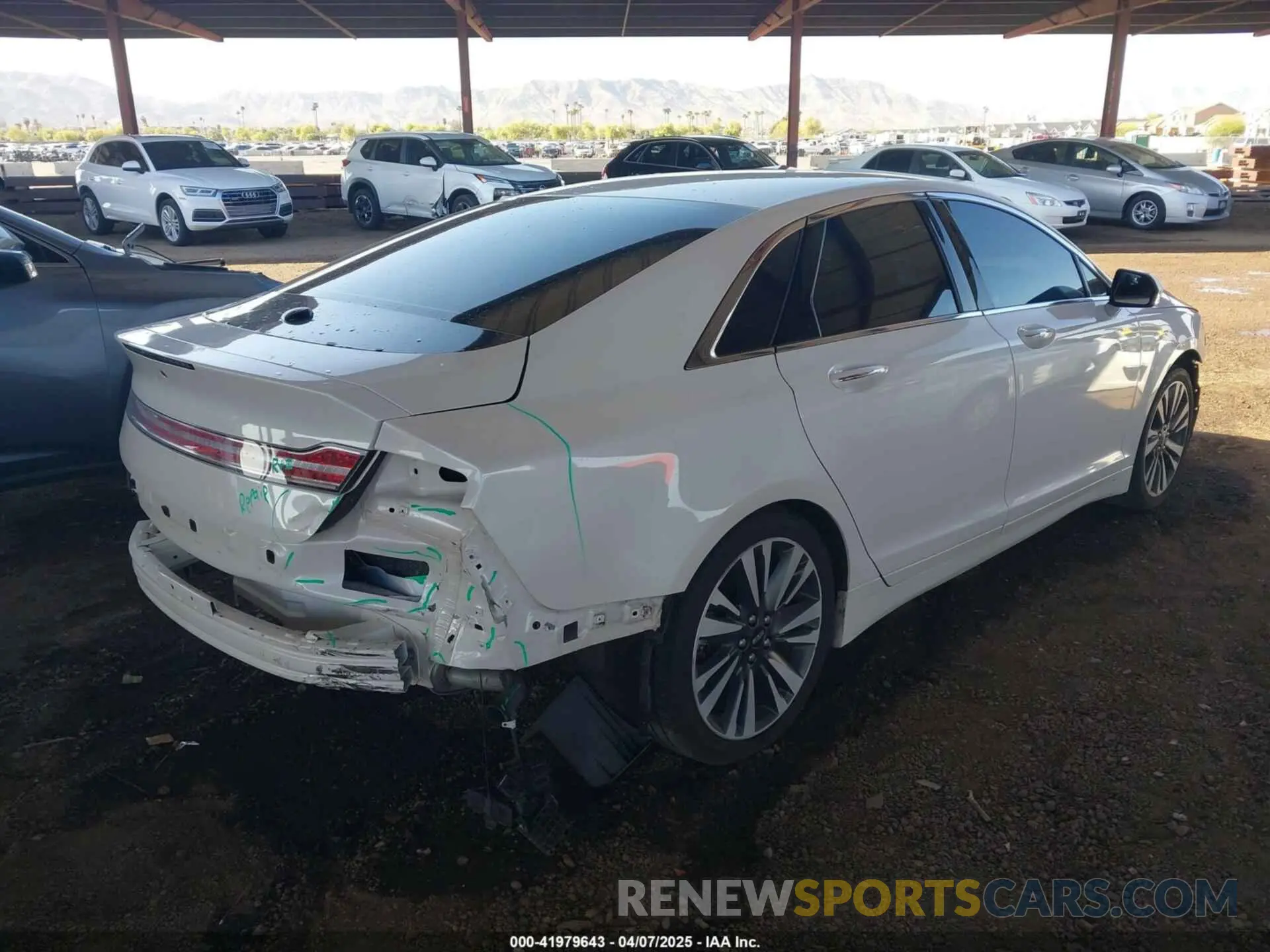 4 Photograph of a damaged car 3LN6L5MU8KR608469 LINCOLN MKZ HYBRID 2019