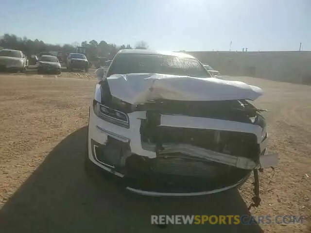 11 Photograph of a damaged car 2LMPJ6J90KBL16415 LINCOLN NAUTILUS 2019