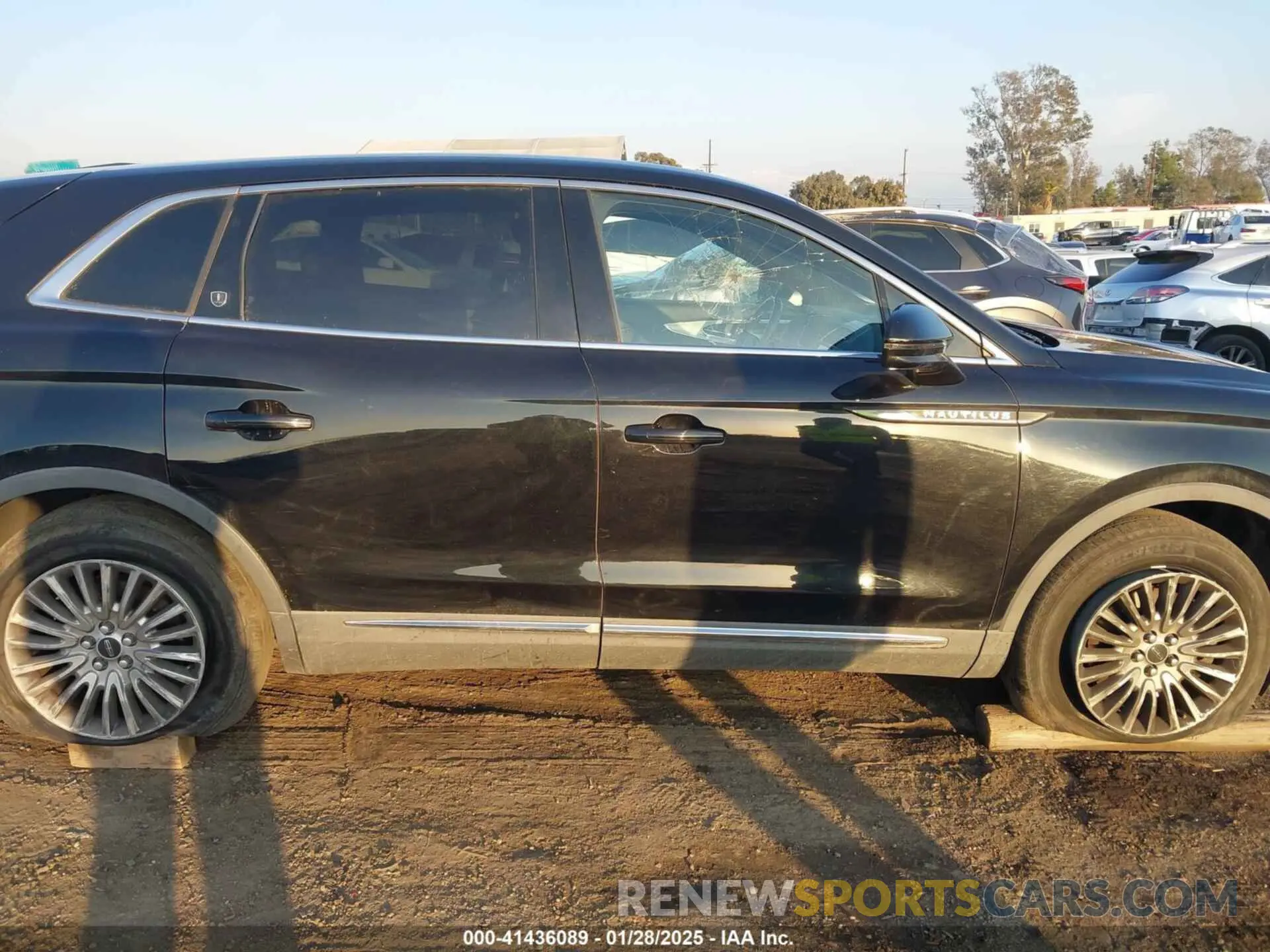 14 Photograph of a damaged car 2LMPJ6J90KBL39841 LINCOLN NAUTILUS 2019