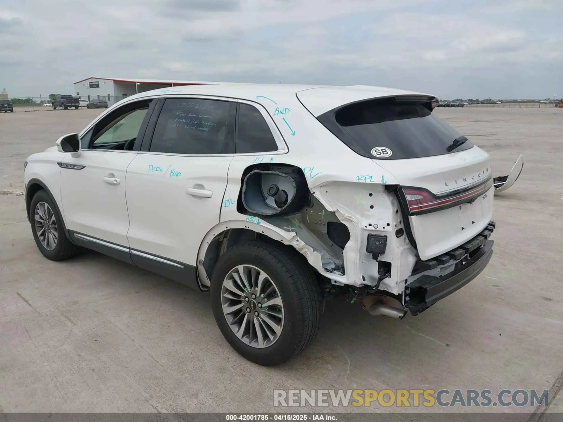 3 Photograph of a damaged car 2LMPJ6K96KBL57713 LINCOLN NAUTILUS 2019