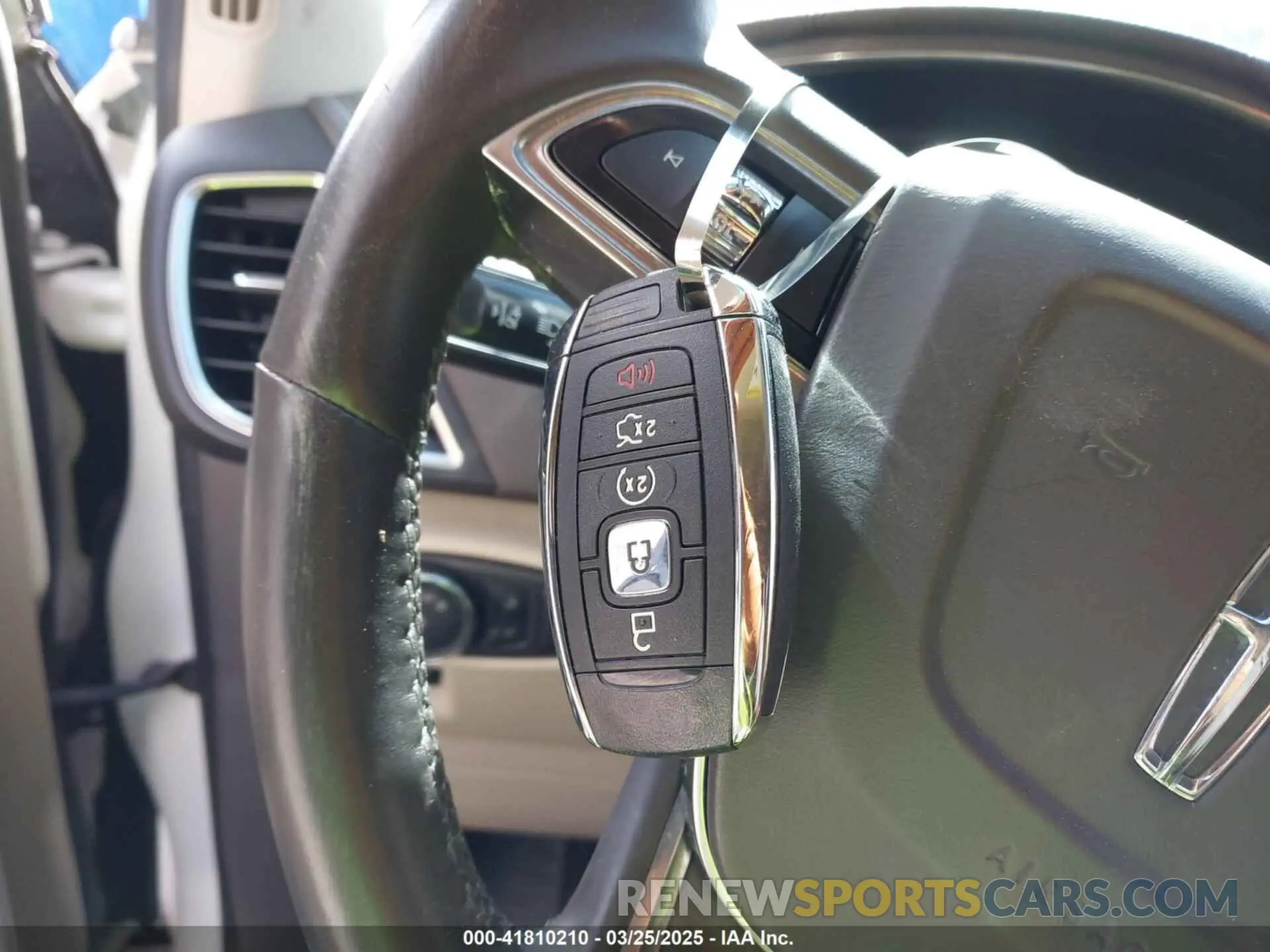 11 Photograph of a damaged car 2LMPJ6K98KBL53582 LINCOLN NAUTILUS 2019