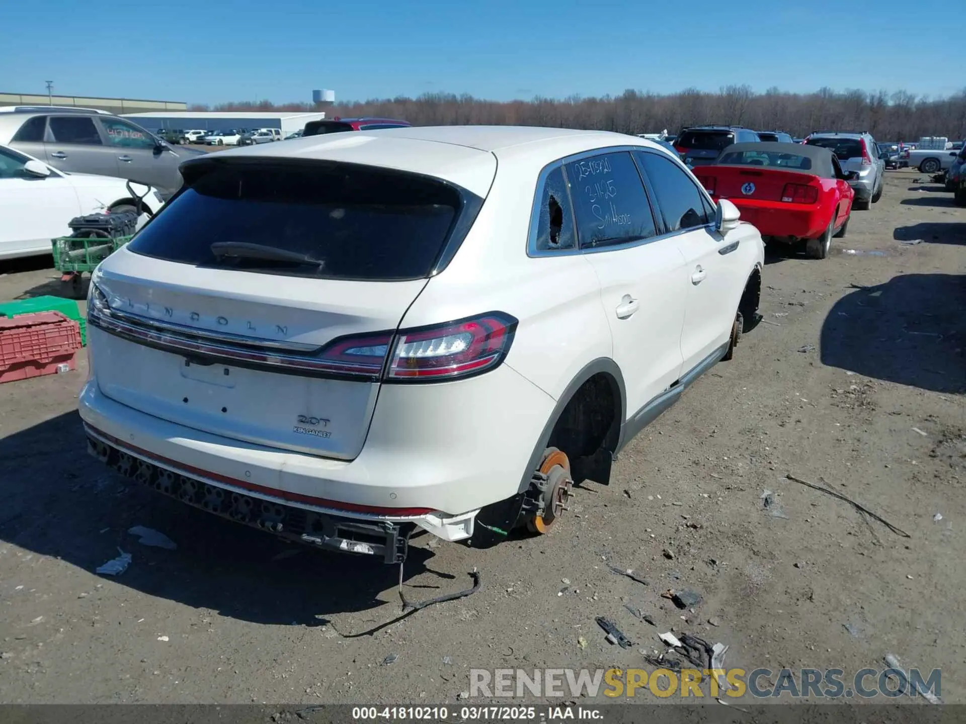 4 Photograph of a damaged car 2LMPJ6K98KBL53582 LINCOLN NAUTILUS 2019