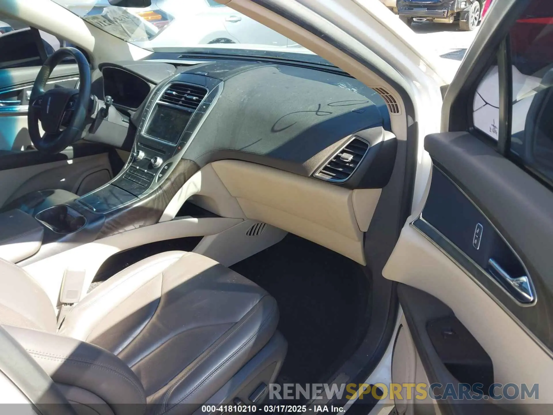 5 Photograph of a damaged car 2LMPJ6K98KBL53582 LINCOLN NAUTILUS 2019