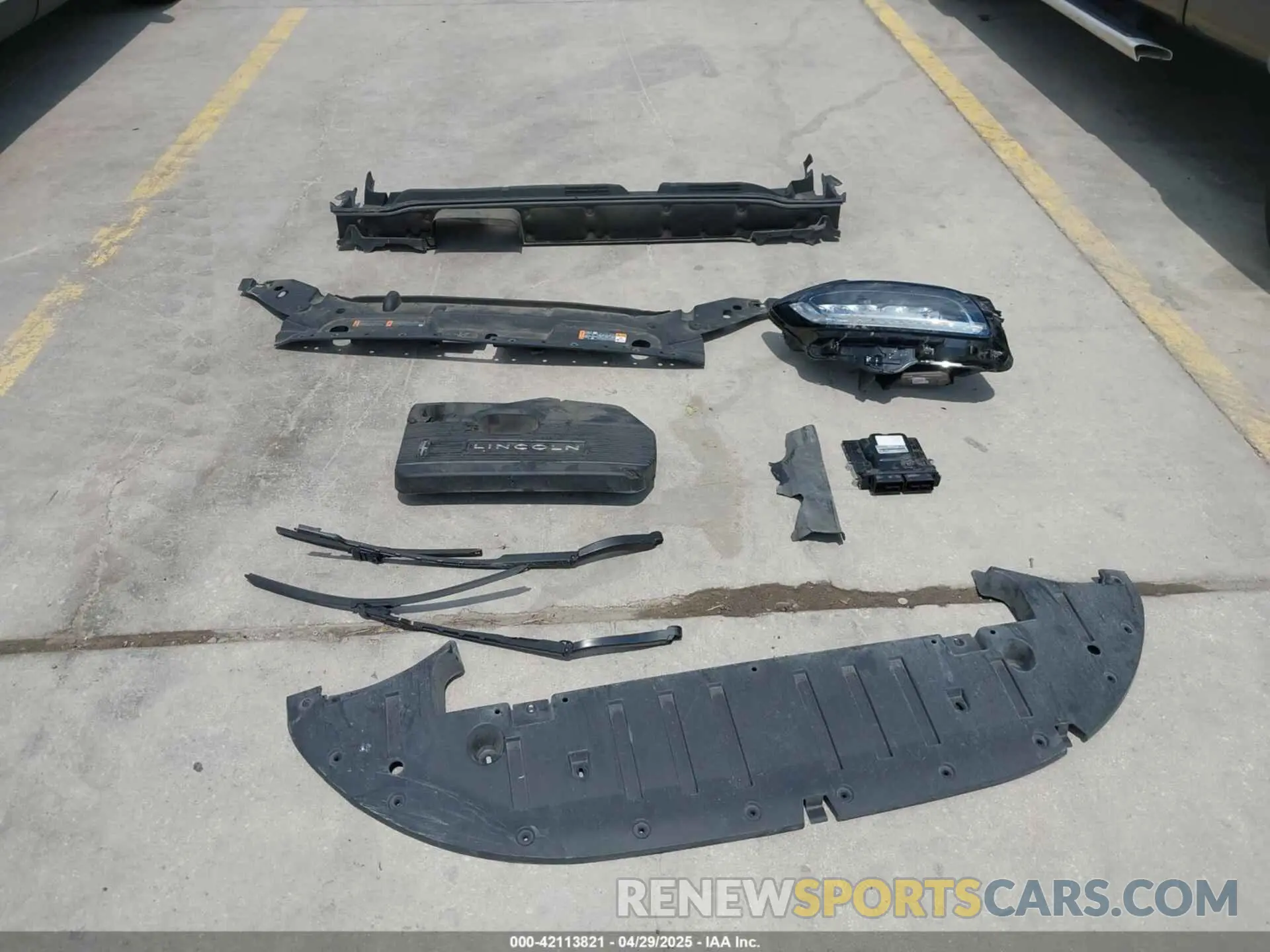 12 Photograph of a damaged car 2LMPJ6K99KBL42848 LINCOLN NAUTILUS 2019