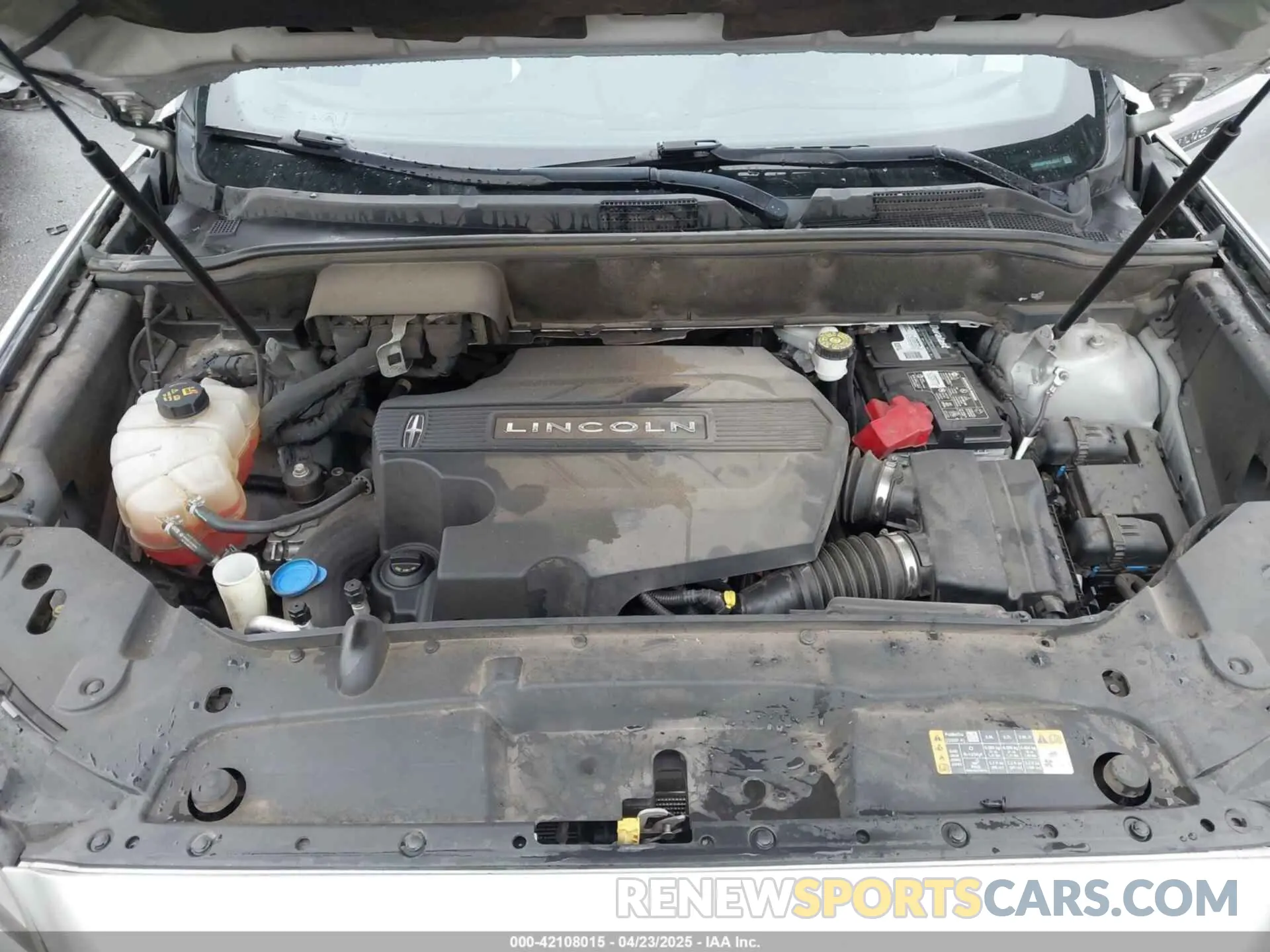 10 Photograph of a damaged car 2LMPJ6KP4KBL45865 LINCOLN NAUTILUS 2019