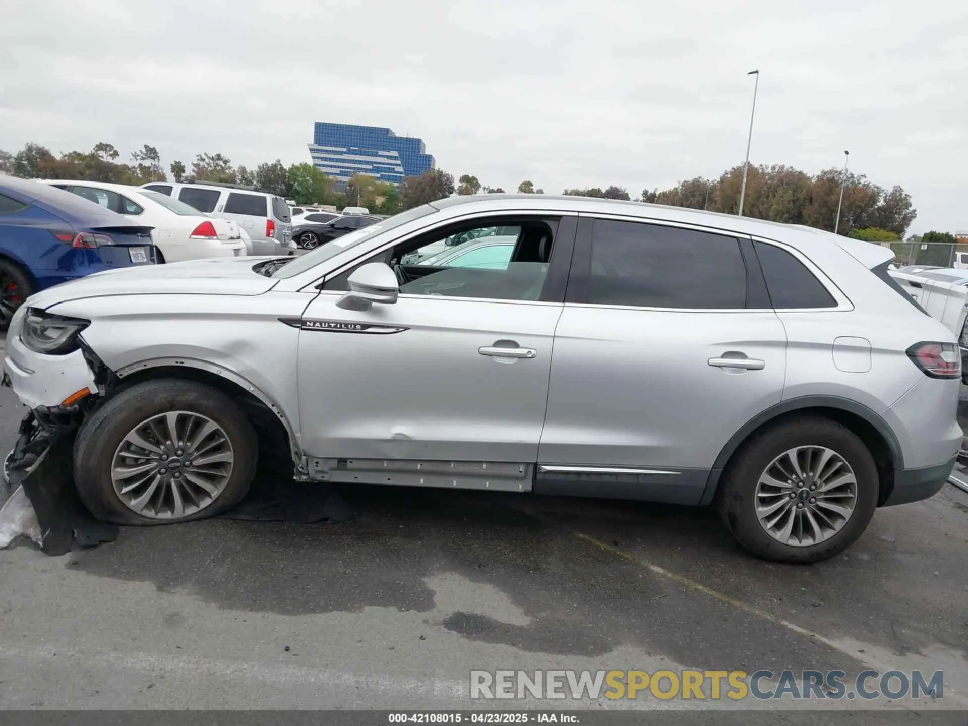 14 Photograph of a damaged car 2LMPJ6KP4KBL45865 LINCOLN NAUTILUS 2019