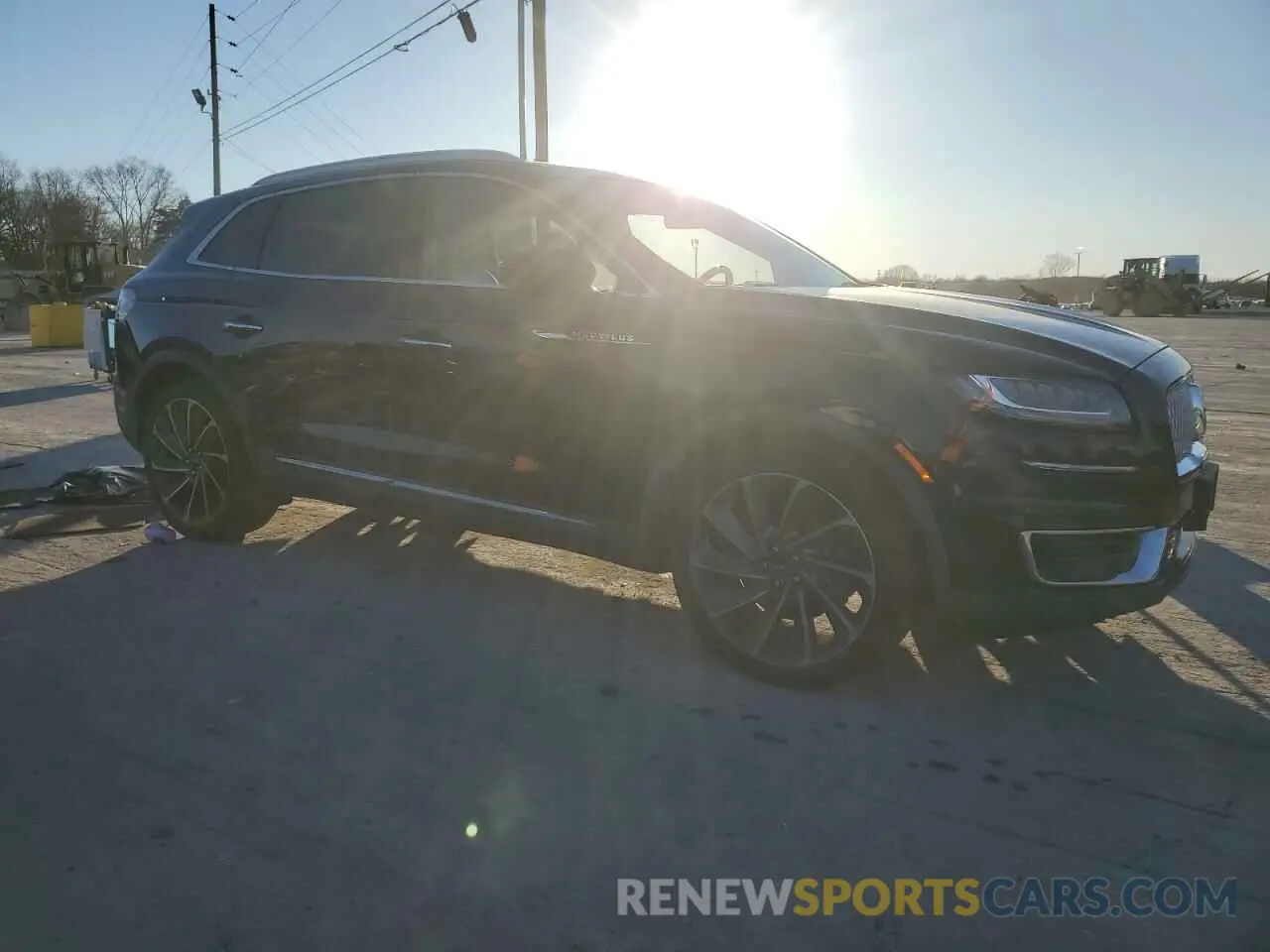 4 Photograph of a damaged car 2LMPJ6L92KBL31141 LINCOLN NAUTILUS 2019