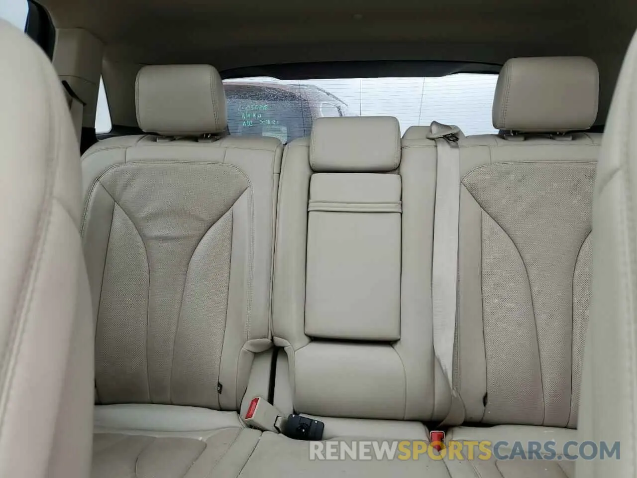 10 Photograph of a damaged car 2LMPJ6L96KBL23155 LINCOLN NAUTILUS 2019
