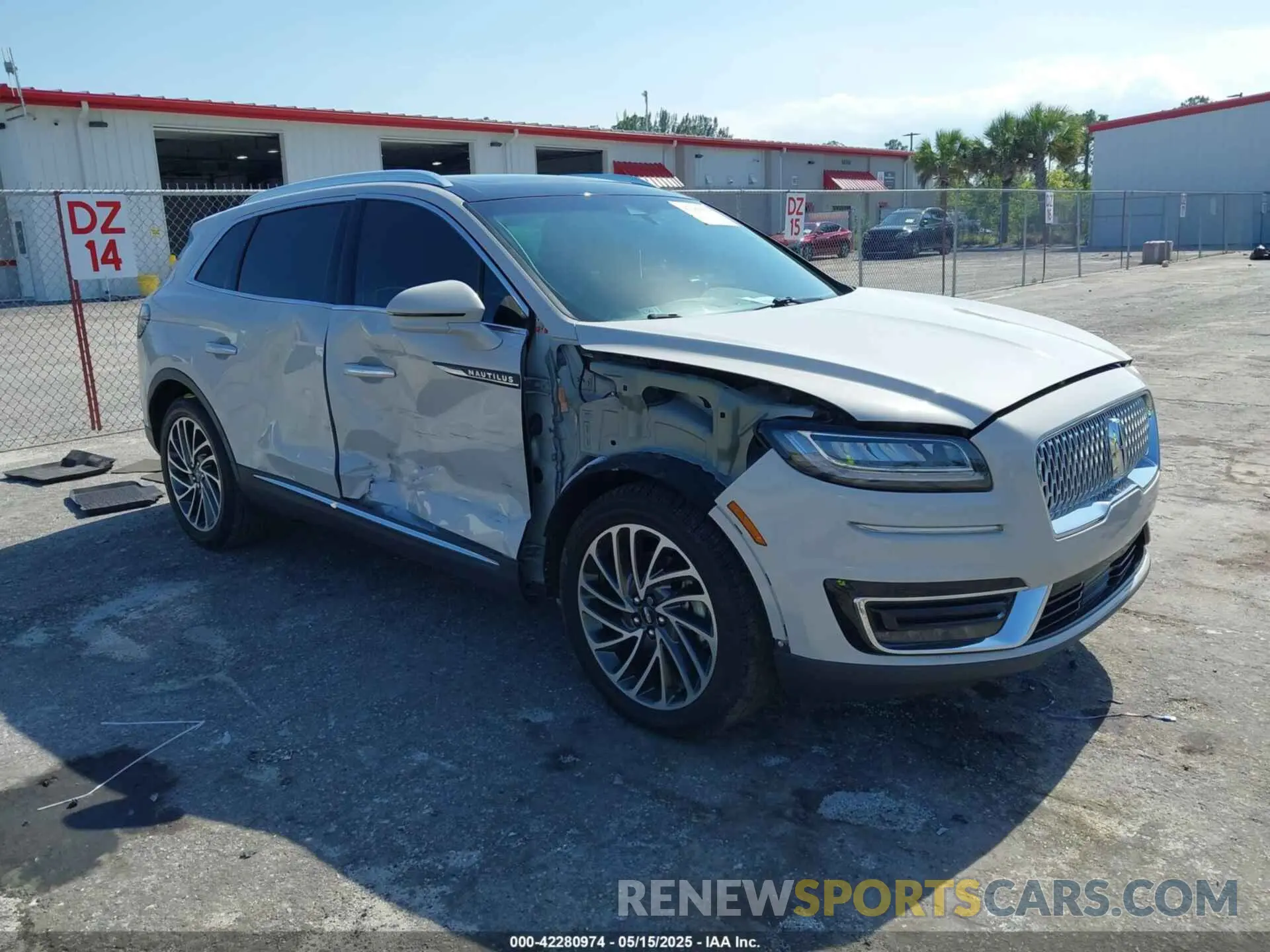 1 Photograph of a damaged car 2LMPJ6L99KBL36336 LINCOLN NAUTILUS 2019